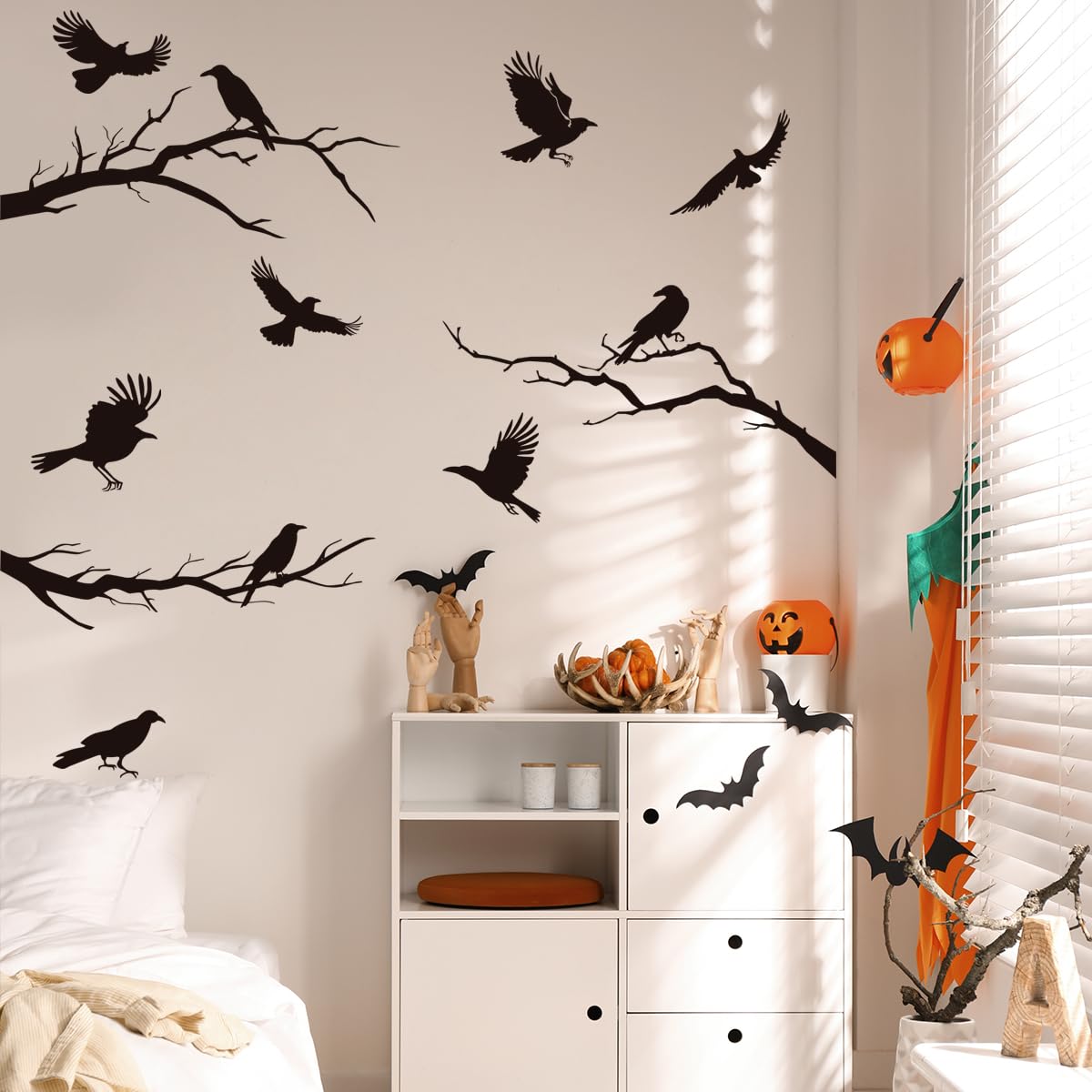 Unonede raven-crow-wall-stickers showcase bold crows for dramatic Halloween decor in any room, spooky ambiance.