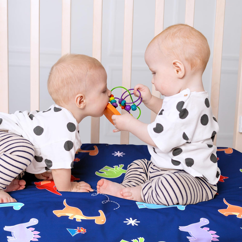 UOMNY unisex design suits boys and girls' rooms