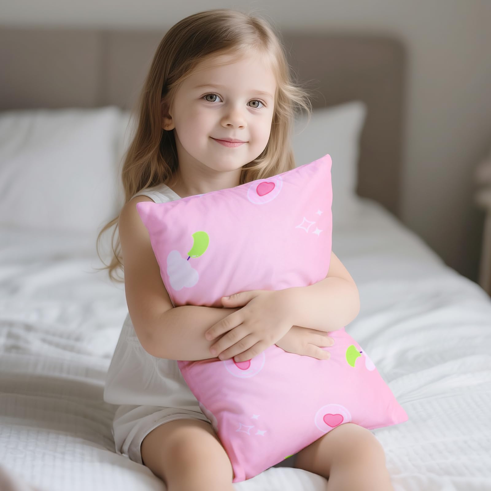 UOMNY envelope-closure toddler pillowcase keeps pillow secure and hair-friendly
