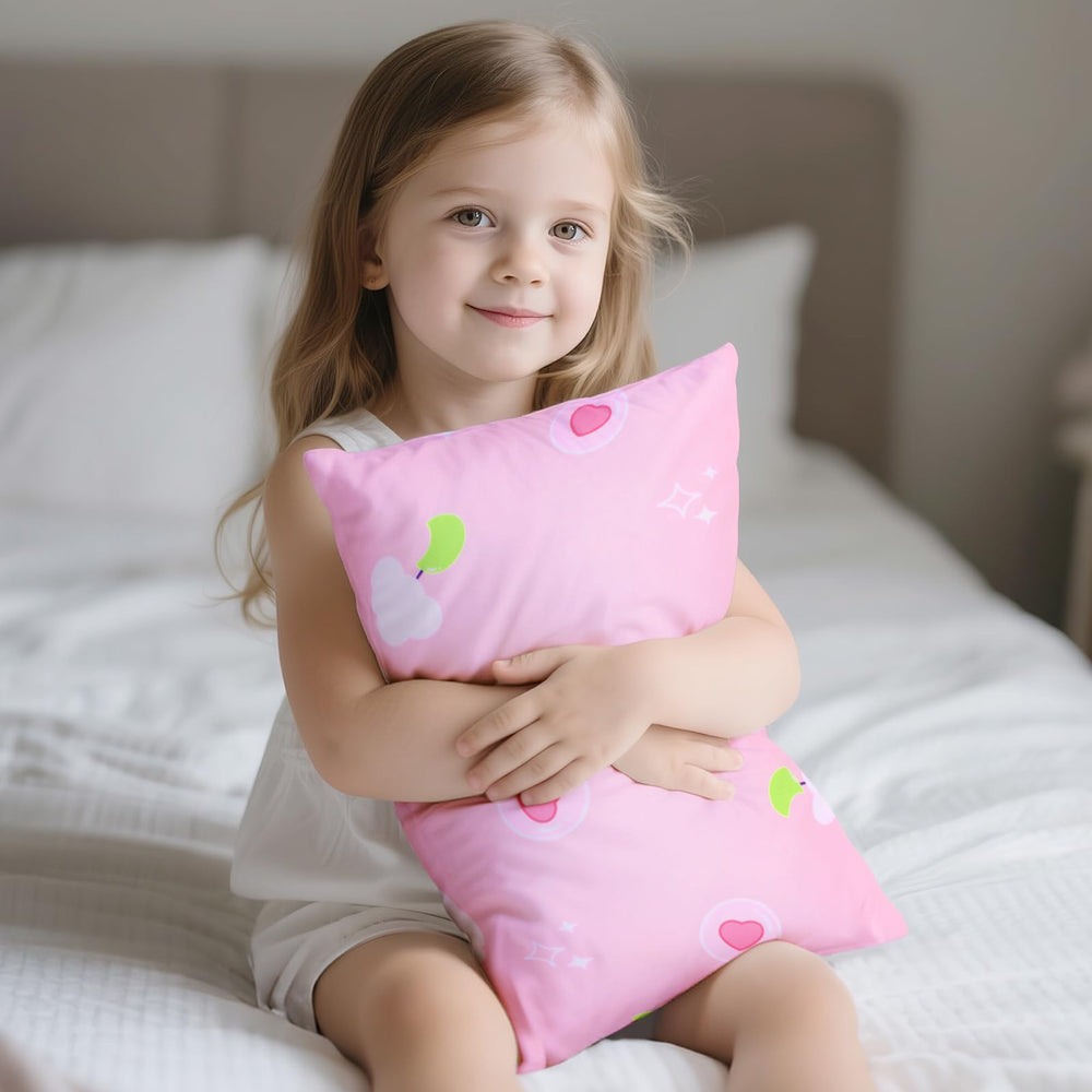 UOMNY envelope-closure toddler pillowcase keeps pillow secure and hair-friendly