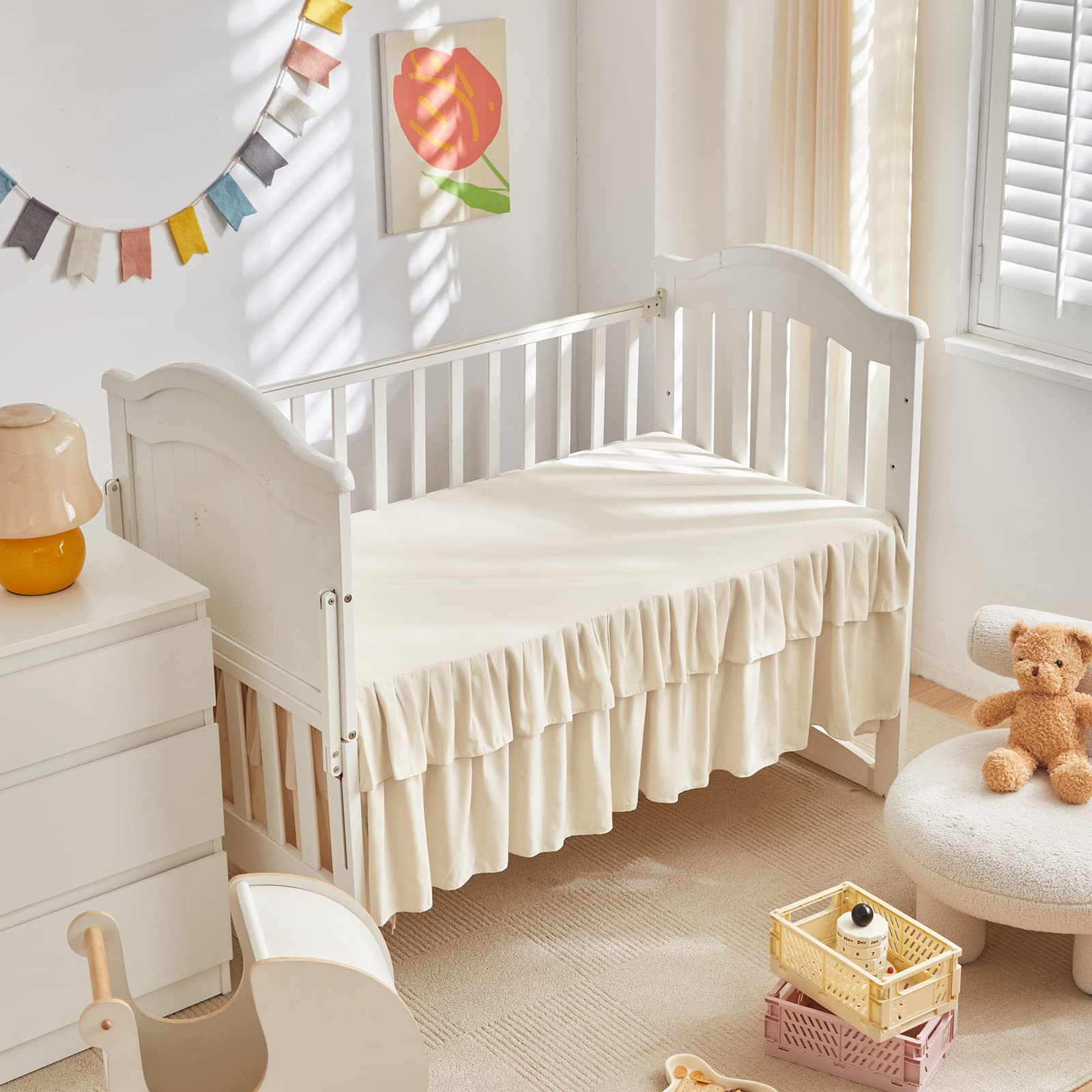 UOZZI Bedding Comforter microfiber texture highlights soft, durable all-season warmth.