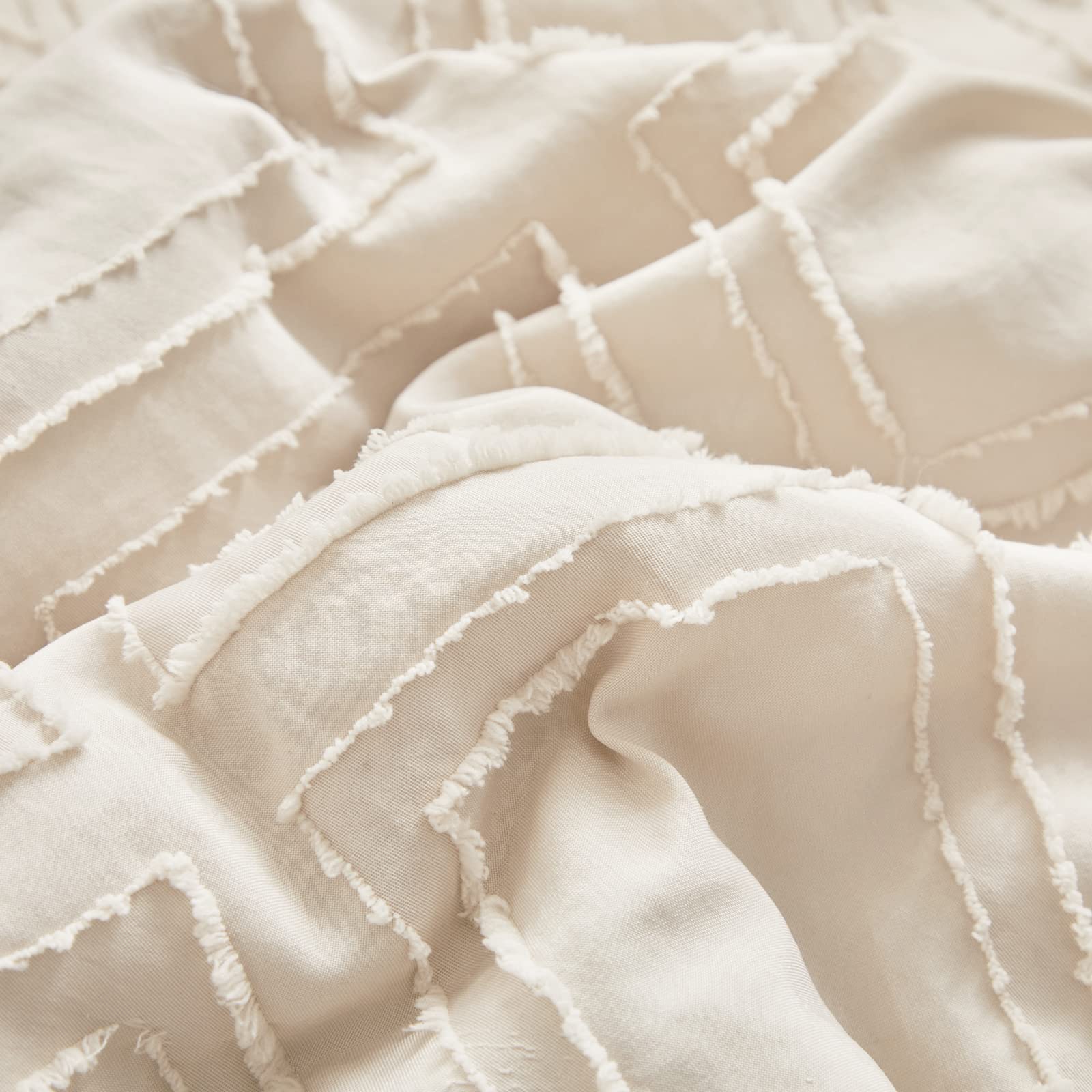 UOZZI Bedding Easy-care routine keeps nursery clean with less effort.