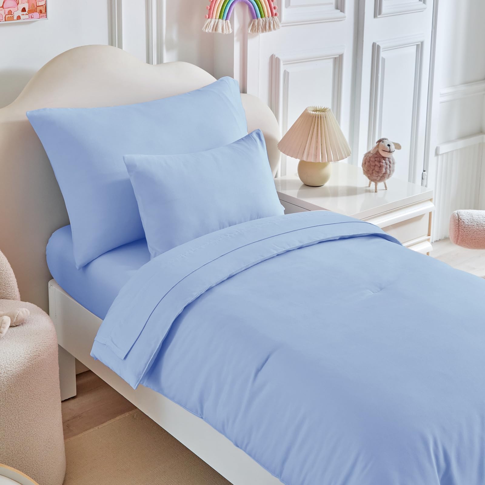 UOZZI Bedding microfiber closeup highlights soft, durable fabric.