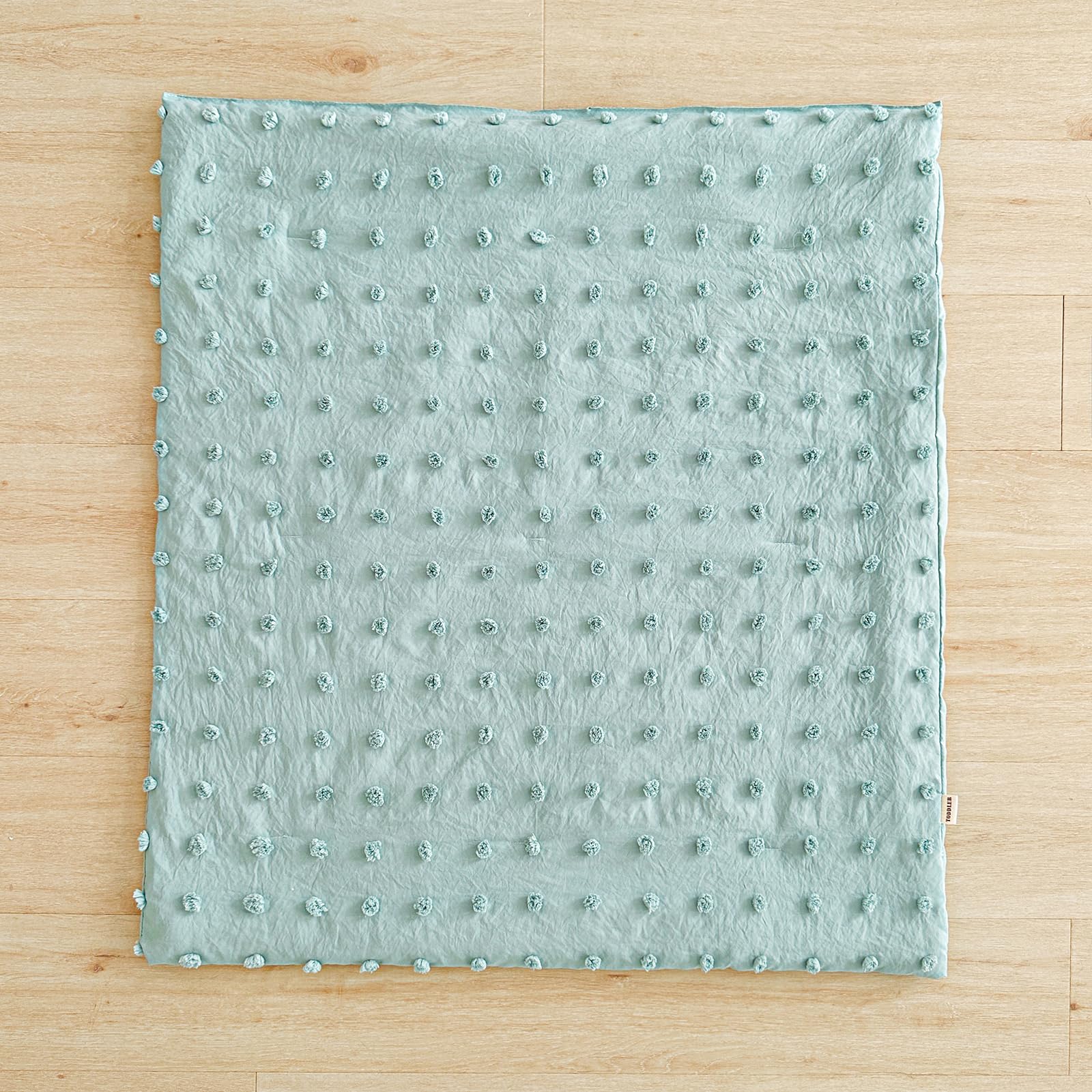UOZZI BEDDING machine washable design makes parent life easier.