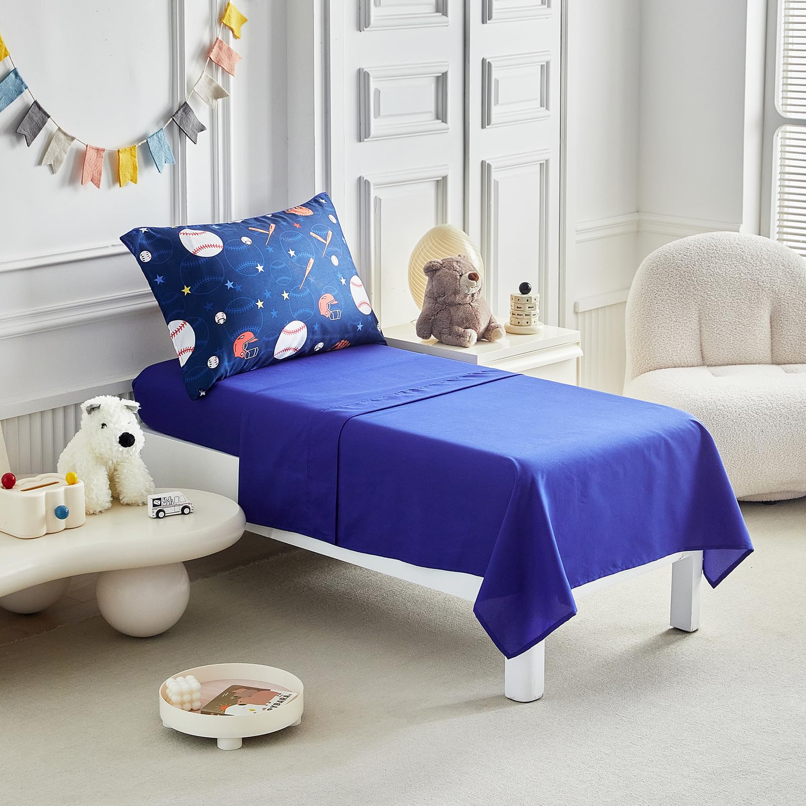 UOZZI BEDDING baseball-design detail brings playful, engaging theme.