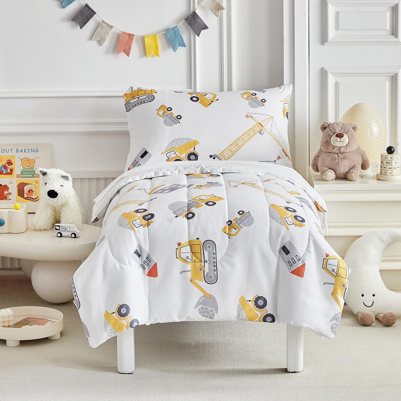 UOZZI BEDDING crane pillowcase supports comfy rest during imaginative play.