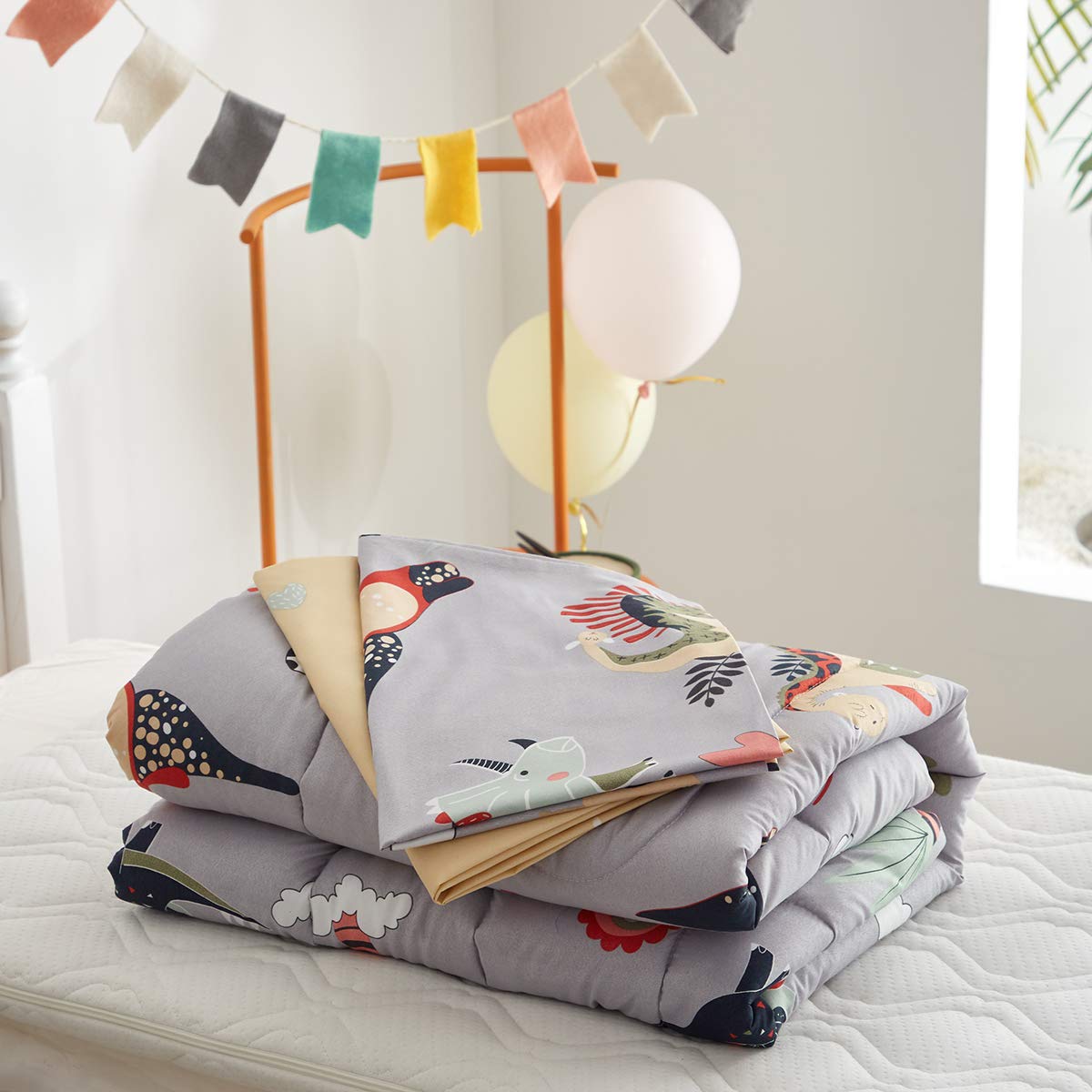 UOZZI BEDDING dinosaur-themed kid room enhances bedtime imagination and coziness.