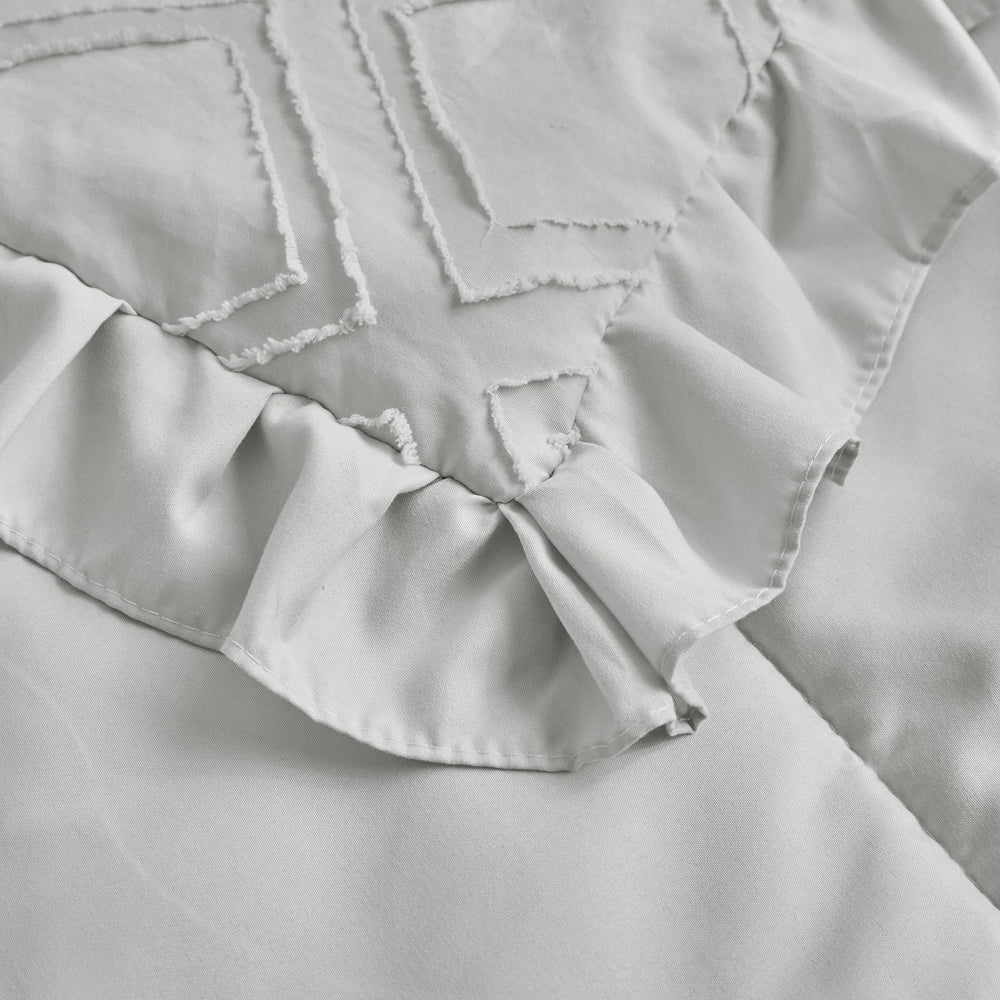 UOZZI BEDDING easy care label demonstrates machine washable convenience.