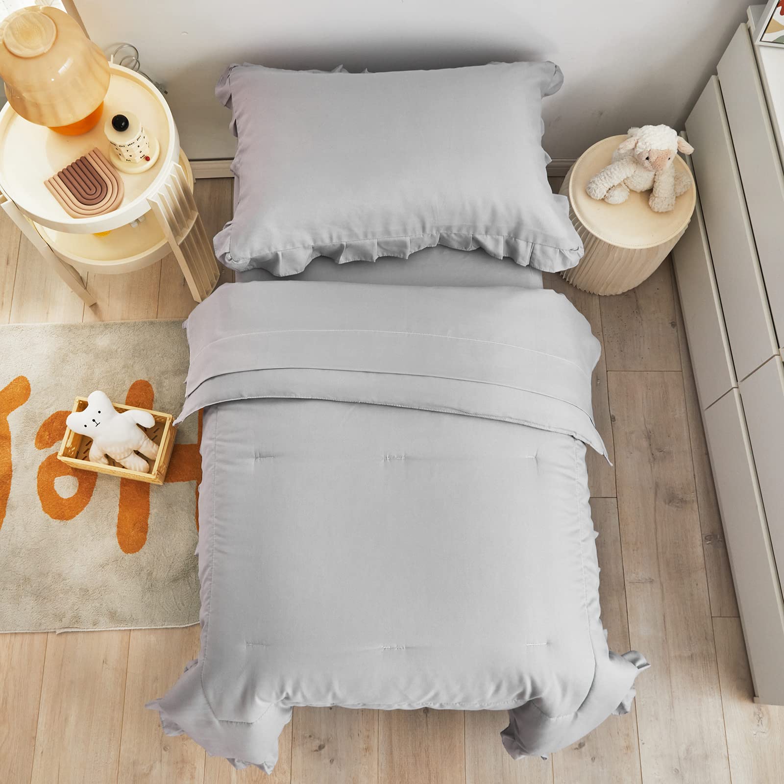 UOZZI Bedding gray stitching detail shows durable seams.
