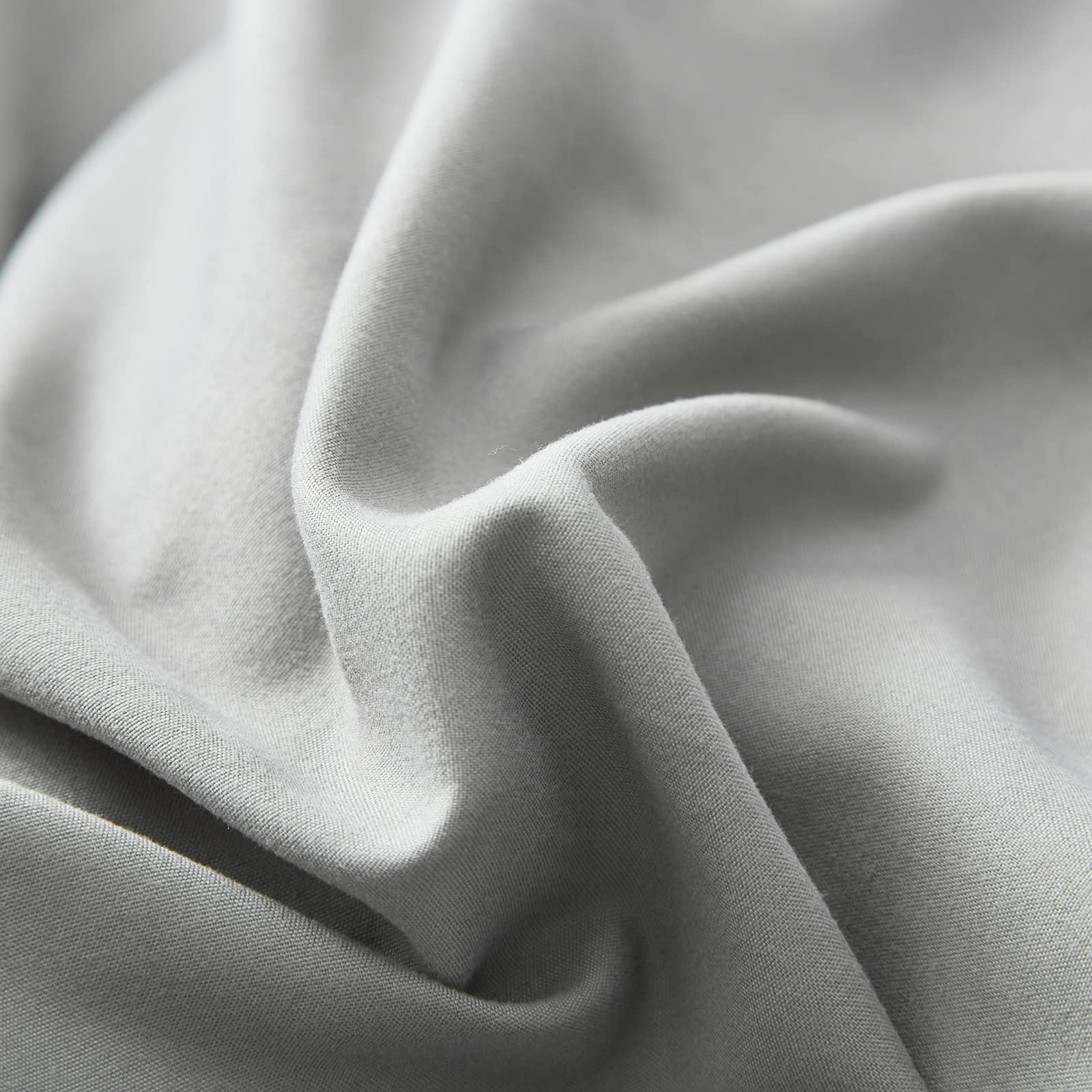 UOZZI BEDDING soft microfiber layers for gentle warmth