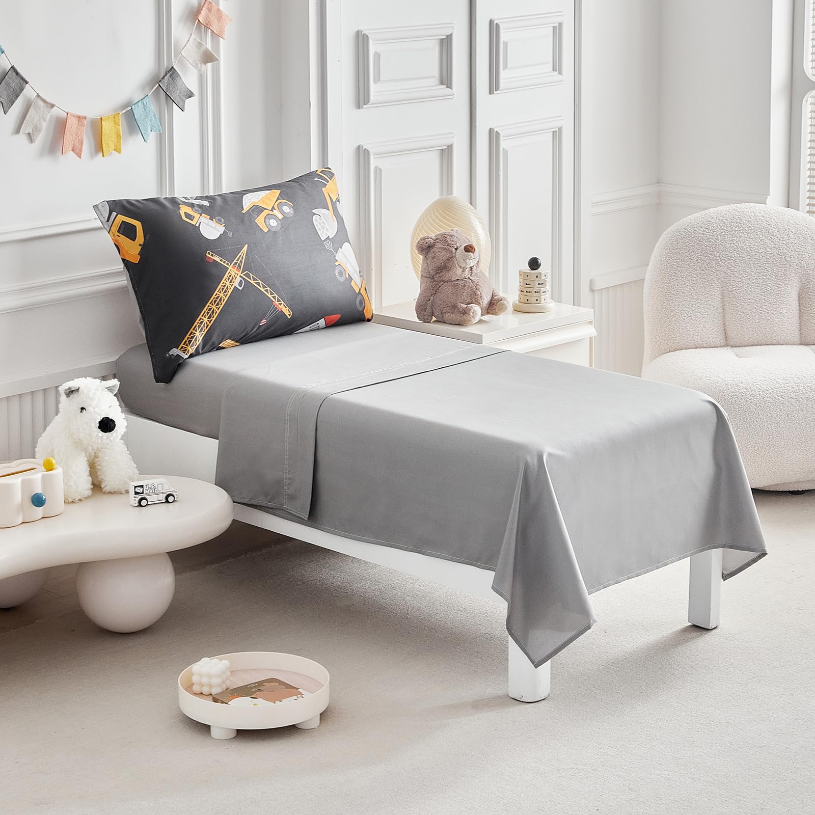 UOZZI BEDDING 100% microfiber feels soft and breathable for sleep