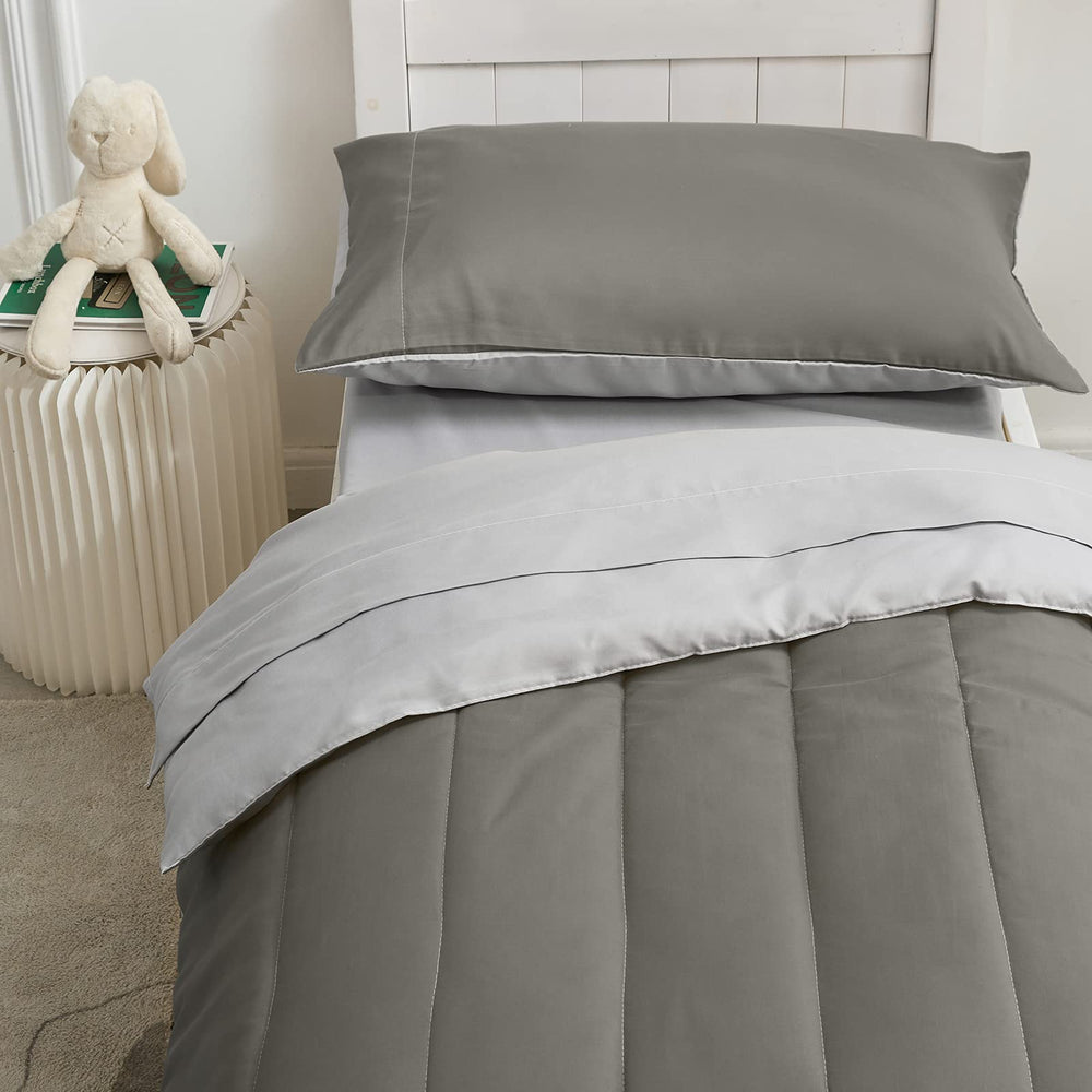 UOZZI BEDDING gift-ready packaging shows a thoughtful present idea.