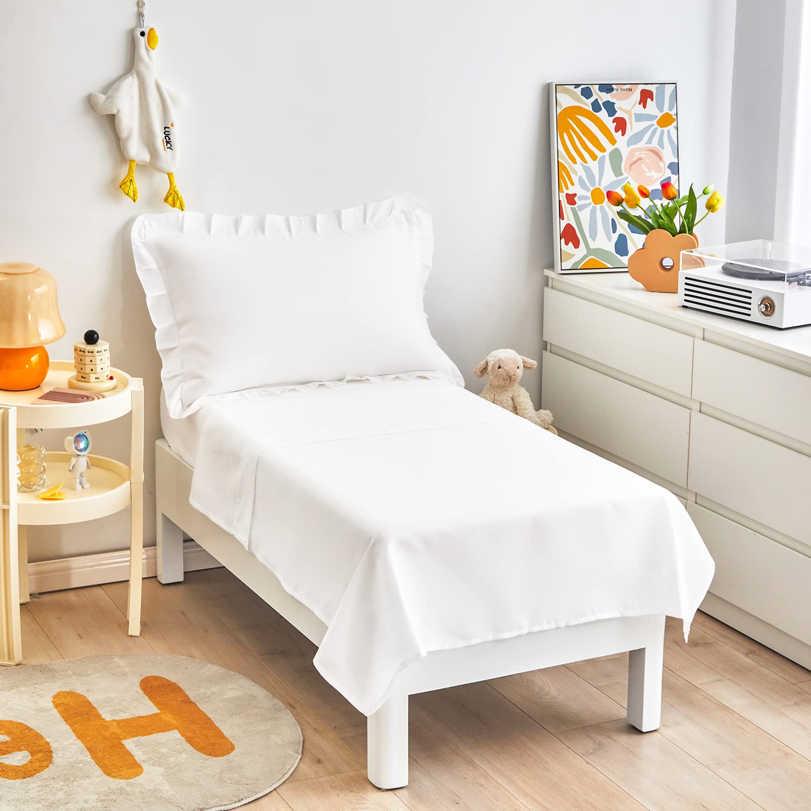 UOZZI Bedding flat sheet 45x60 ensures snug toddler bed fit