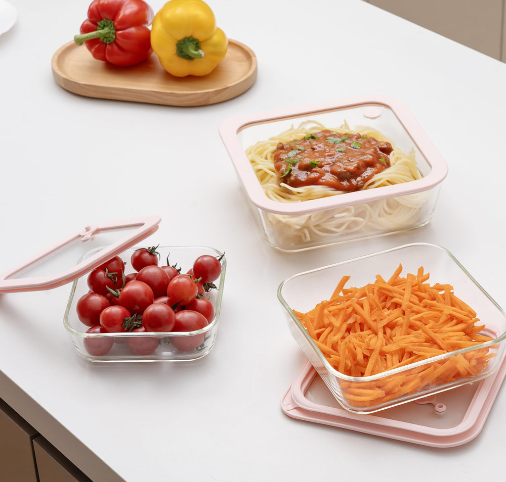 Urban Green round 30oz container with lid, great for daily meal prep.