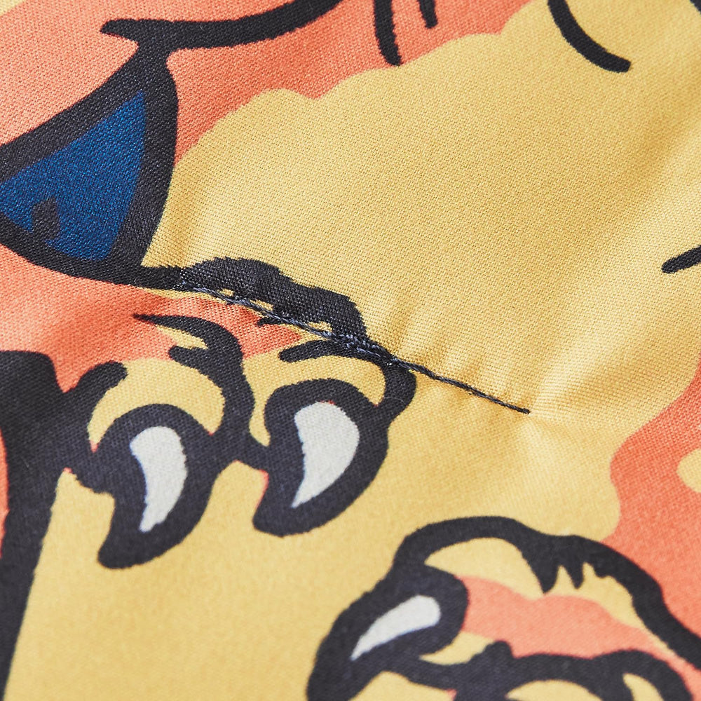 URBONUR customer service banner signals 24/7 support for questions