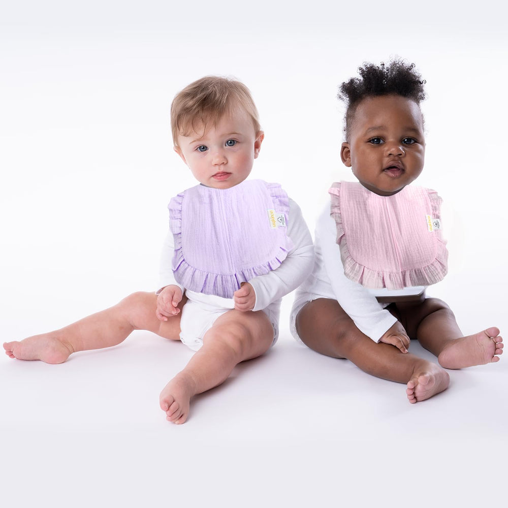 usakinon ruffle-trim pastel bibs enhance baby shower gifts.