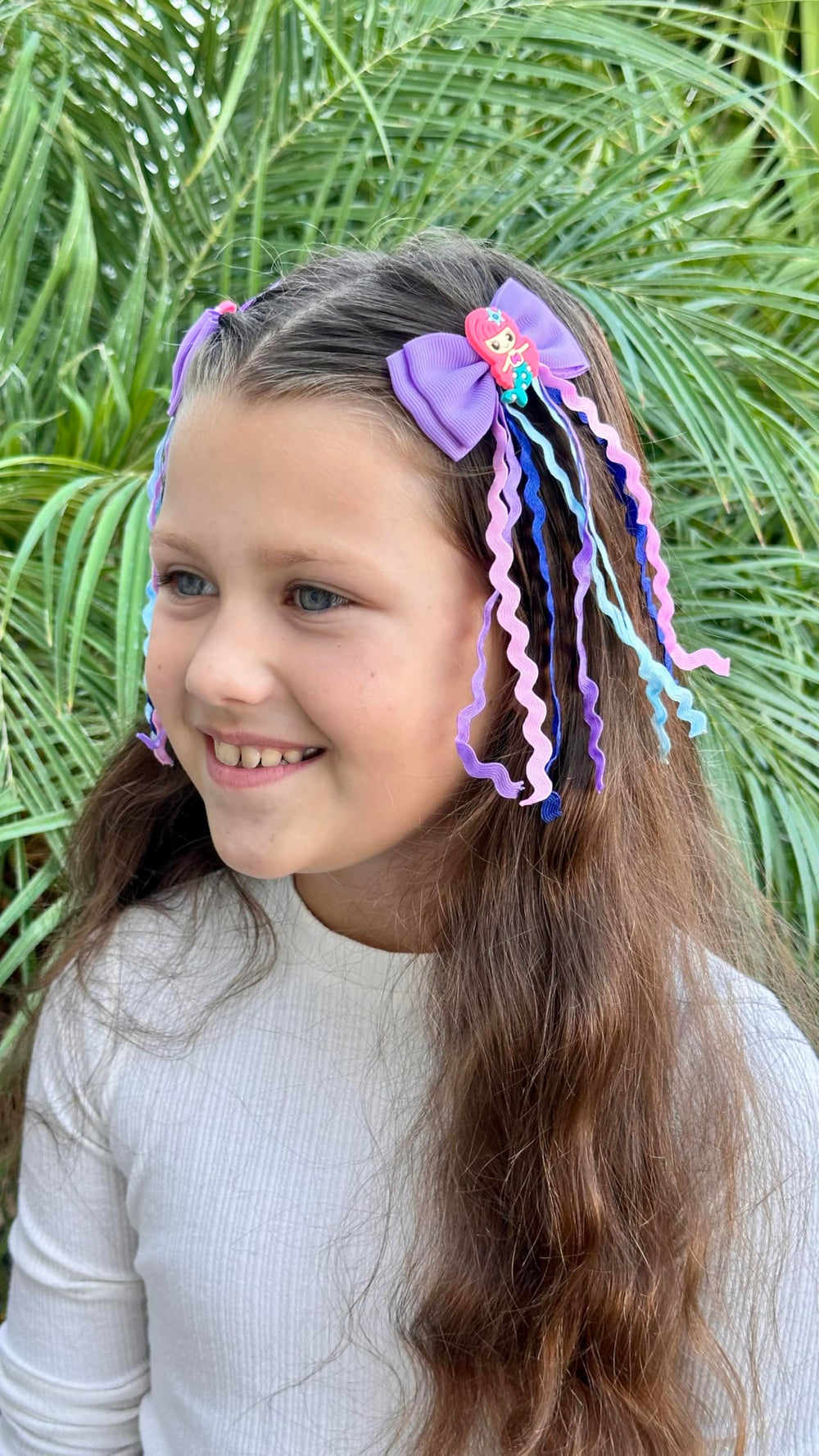 Usakinon Mermaid Hair Clip Bows baby toddler style closeup lightweight and comfortable