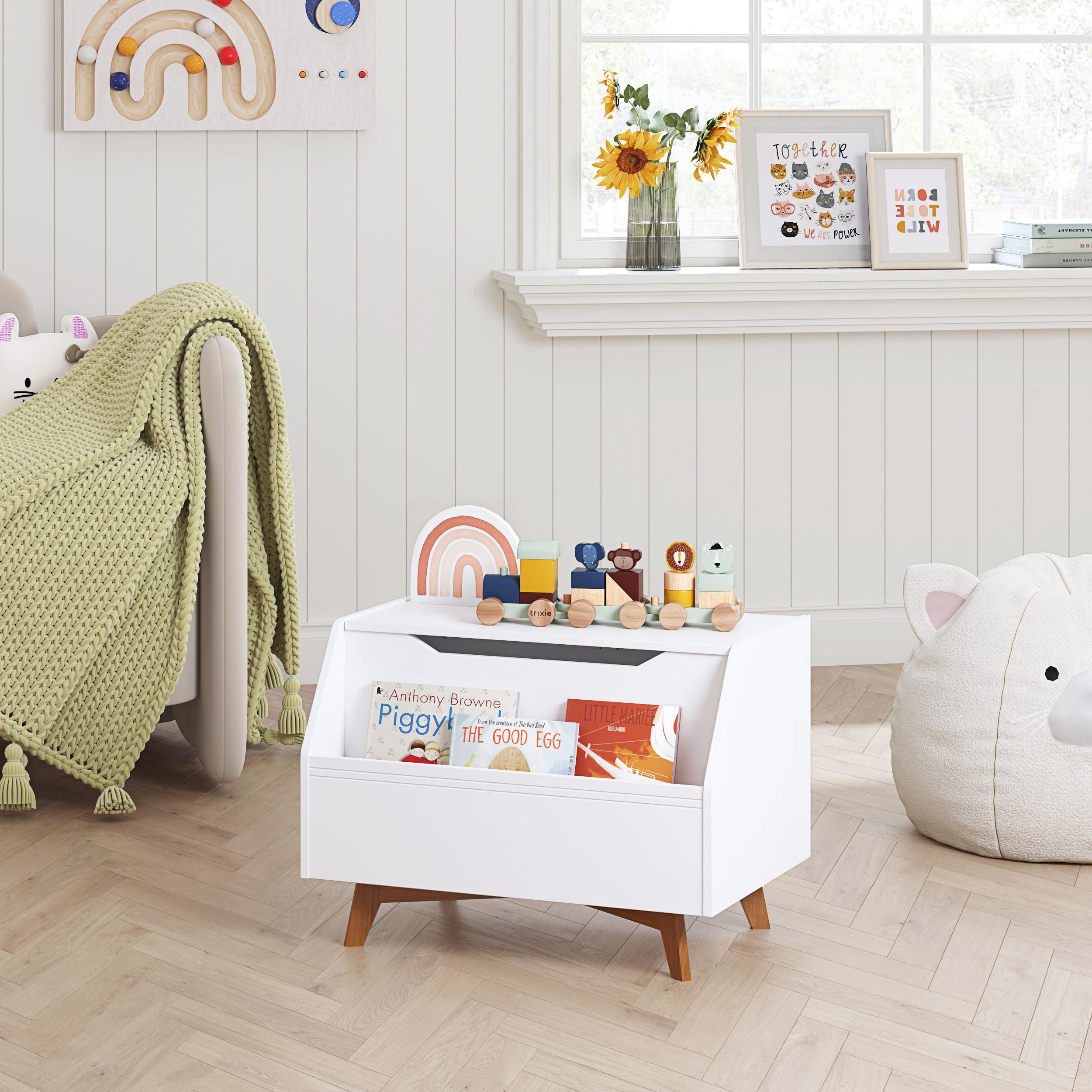 UTEX Kids Toy Box front book storage area facilitates easy book selection.