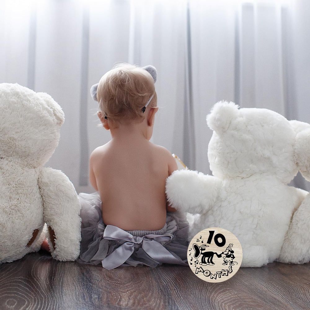 utrwooy Little Mouse natural wood color variations add warm rustic charm to baby sessions.