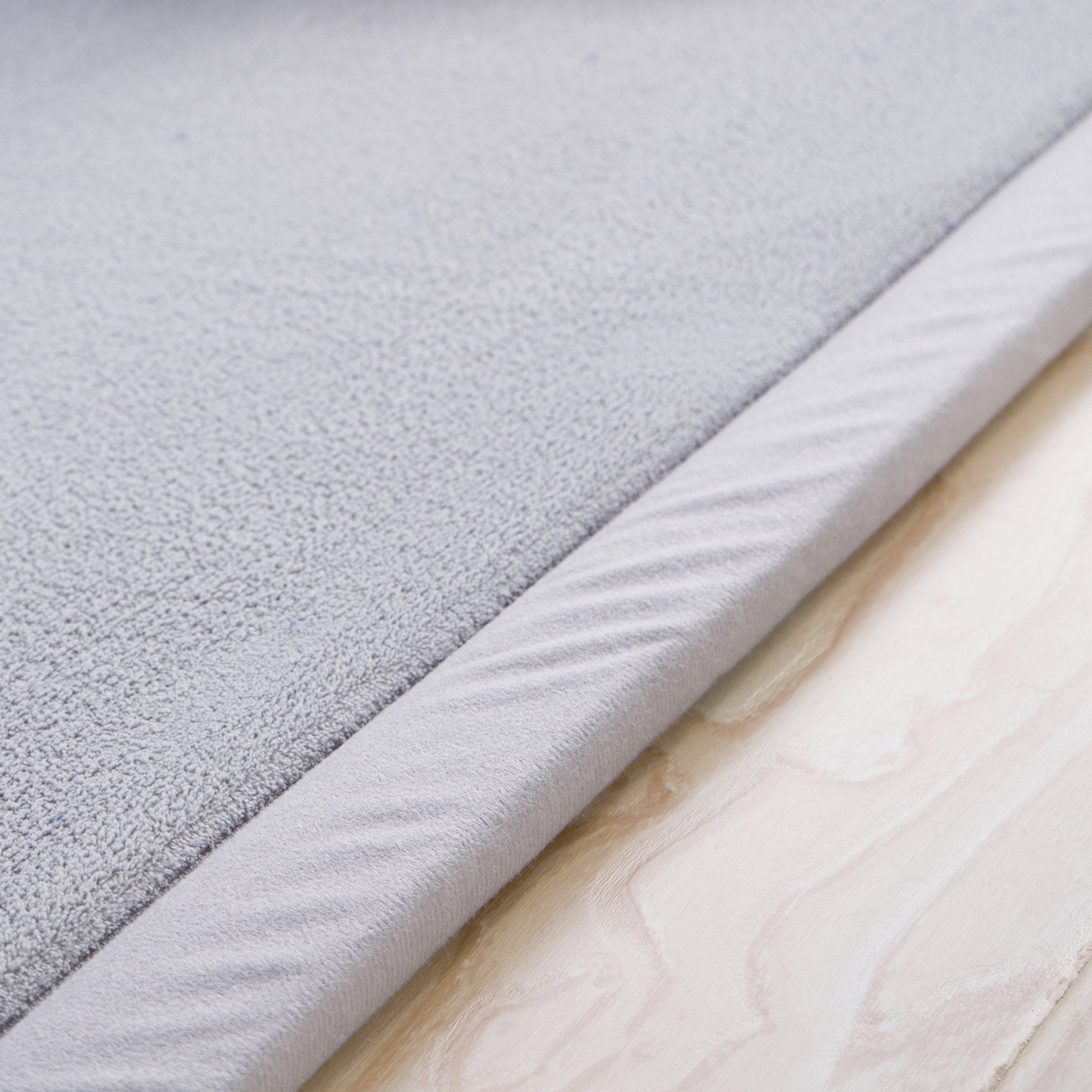 V-mix Baby Play Mat easy-clean surface for busy households.