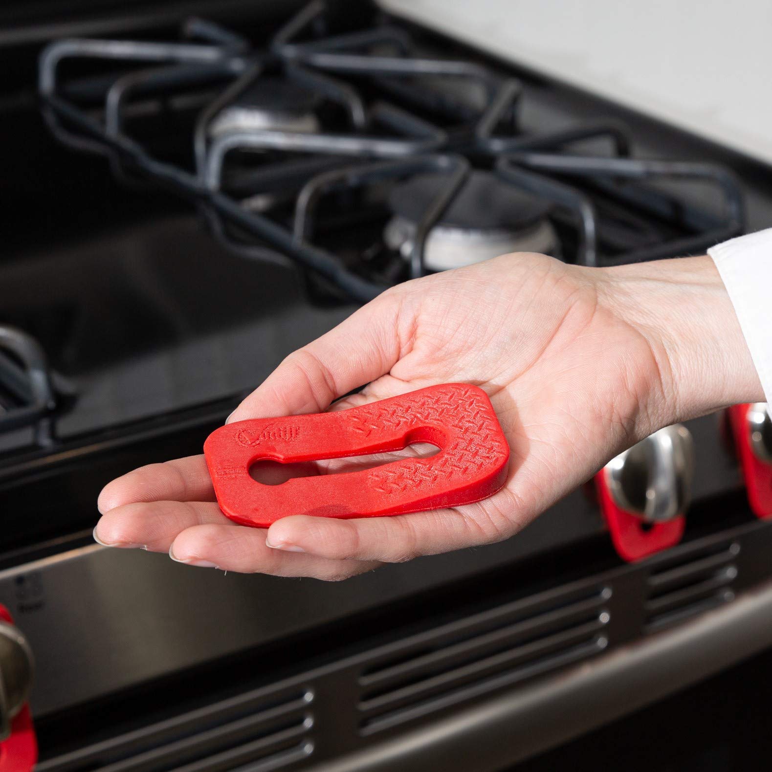 Vadiff kitchen safety locks support families with toddlers and pets