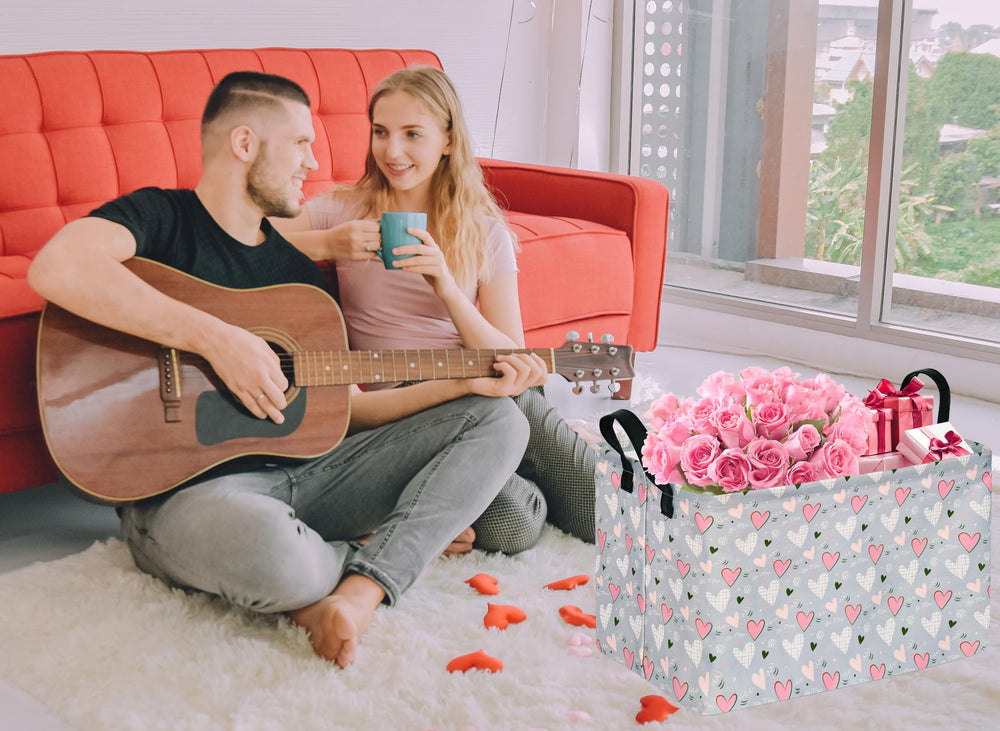 VAIVUSTO Rec Heart Box Hamper interior with towels demonstrates practical laundry storage