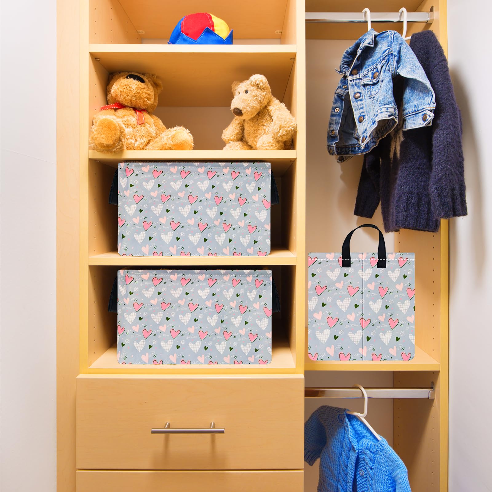 VAIVUSTO Rec Heart Box Hamper in a kid room adds playful storage
