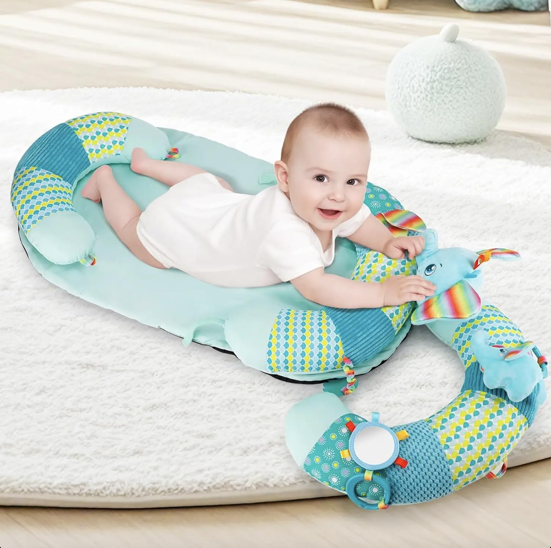 Valentín Tummy Time Mat alligator design supports developmental play and sensory exploration.