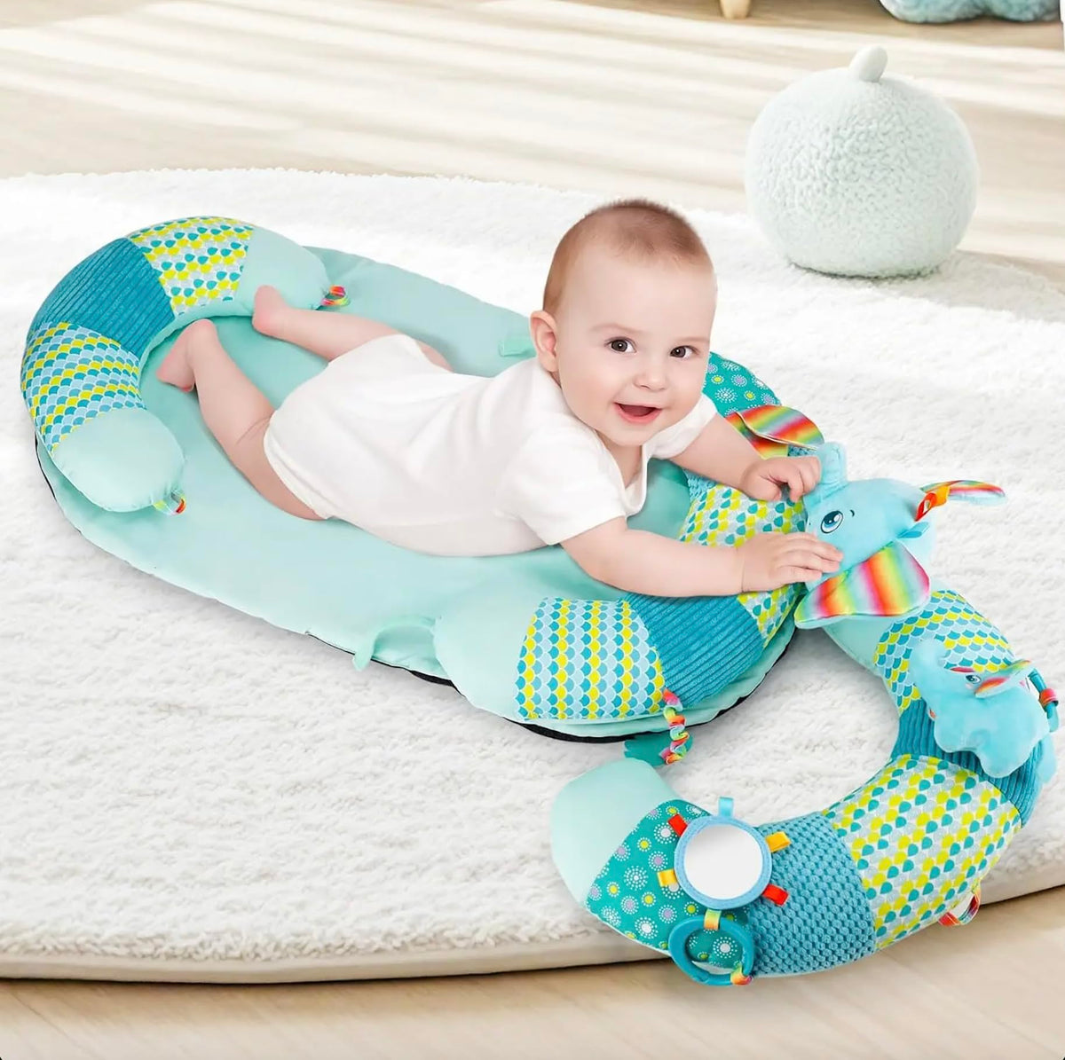 Valentín Tummy Time Mat alligator design supports developmental play and sensory exploration.