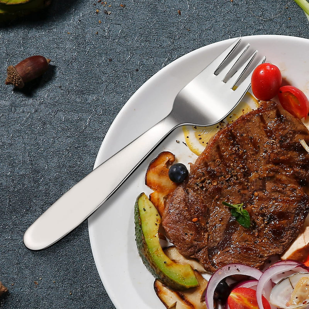 VANRA dishwasher-safe cutlery ready for quick cleanup after meals
