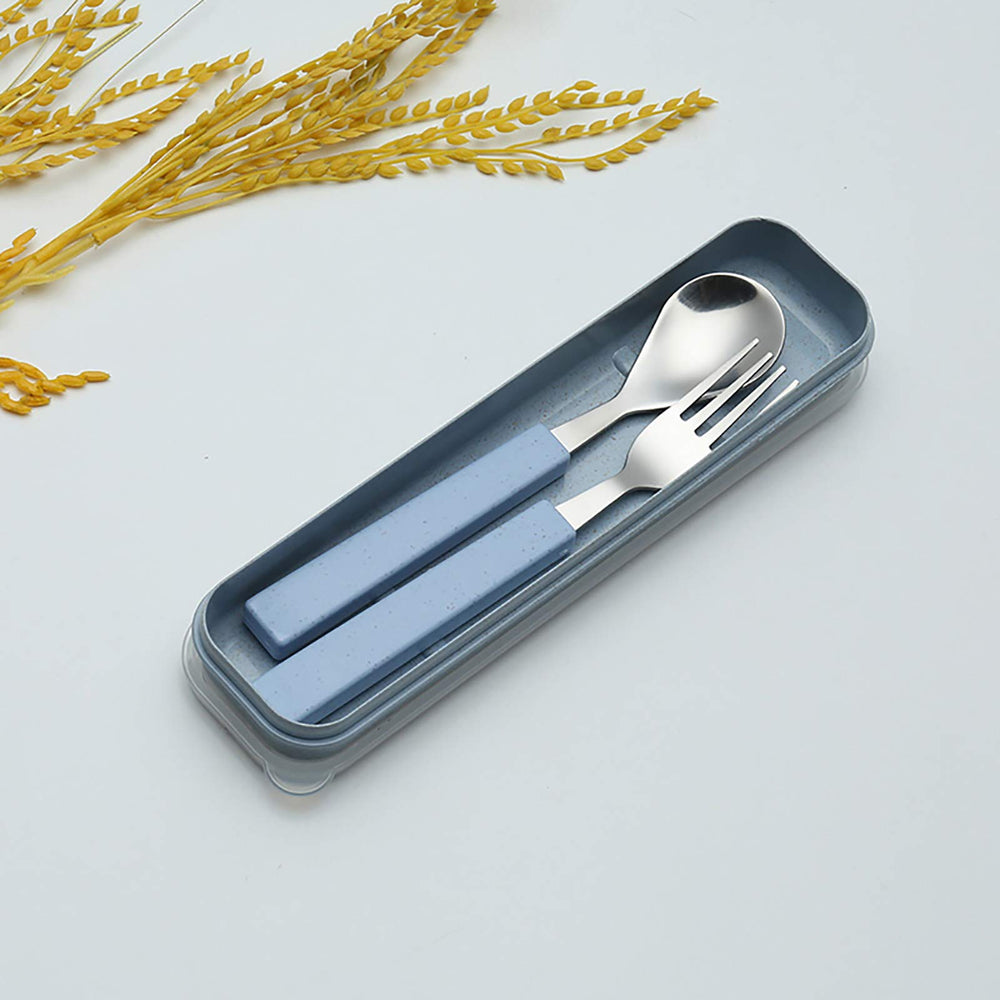 VANRA flatware in use shows kid-friendly design promoting confident self-feeding.