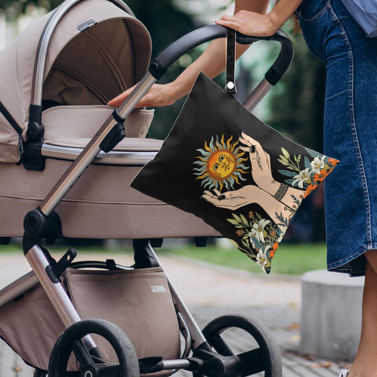 VBCVBGFH bag with 5.8-inch handle is easy to carry.