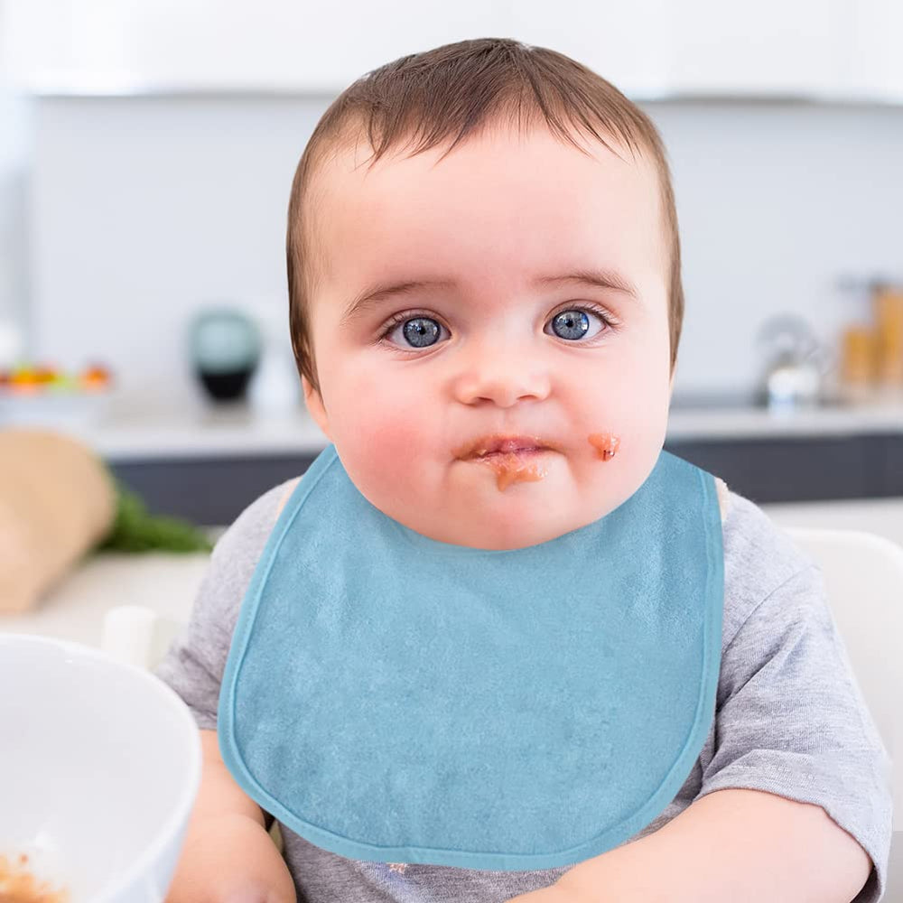 Vicloon bibs color variety shown during everyday feeding moments