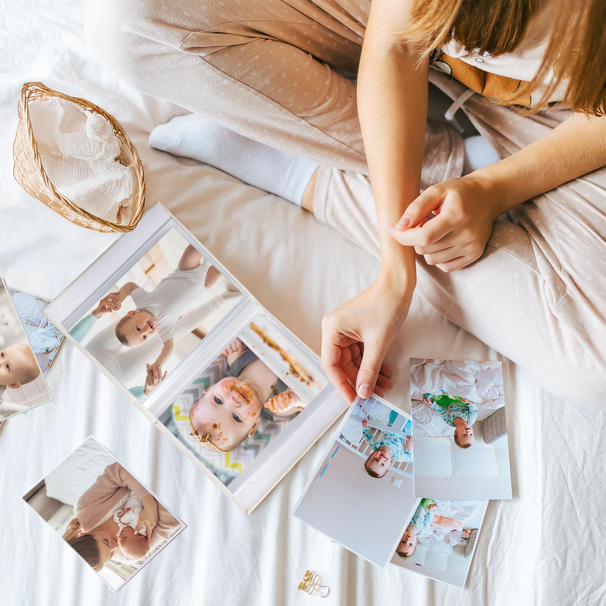 Vienrose Morandi compact portable design makes sharing memories easy on the go.