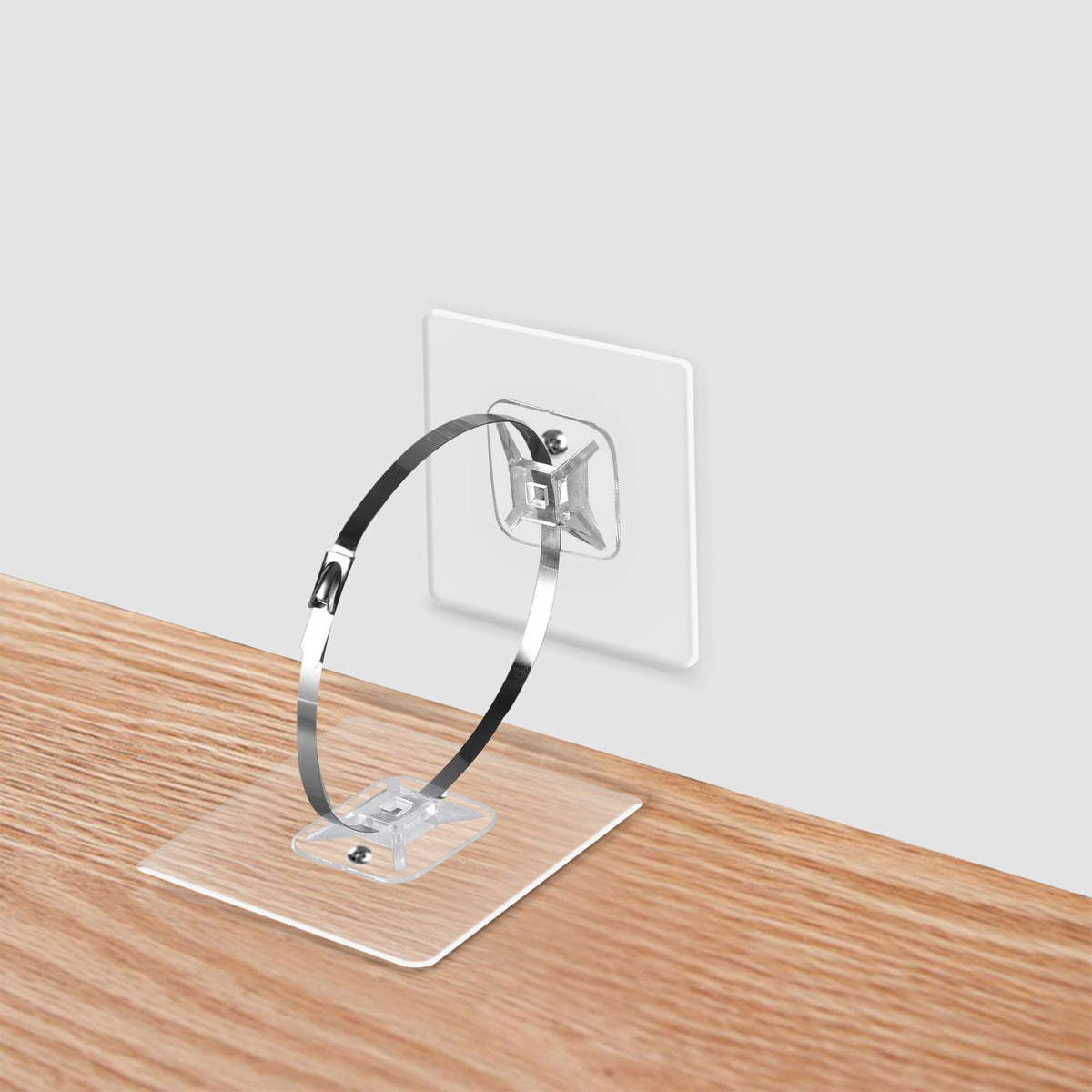 Vinkqiado adhesive pad application shows damage-free anchoring for furniture