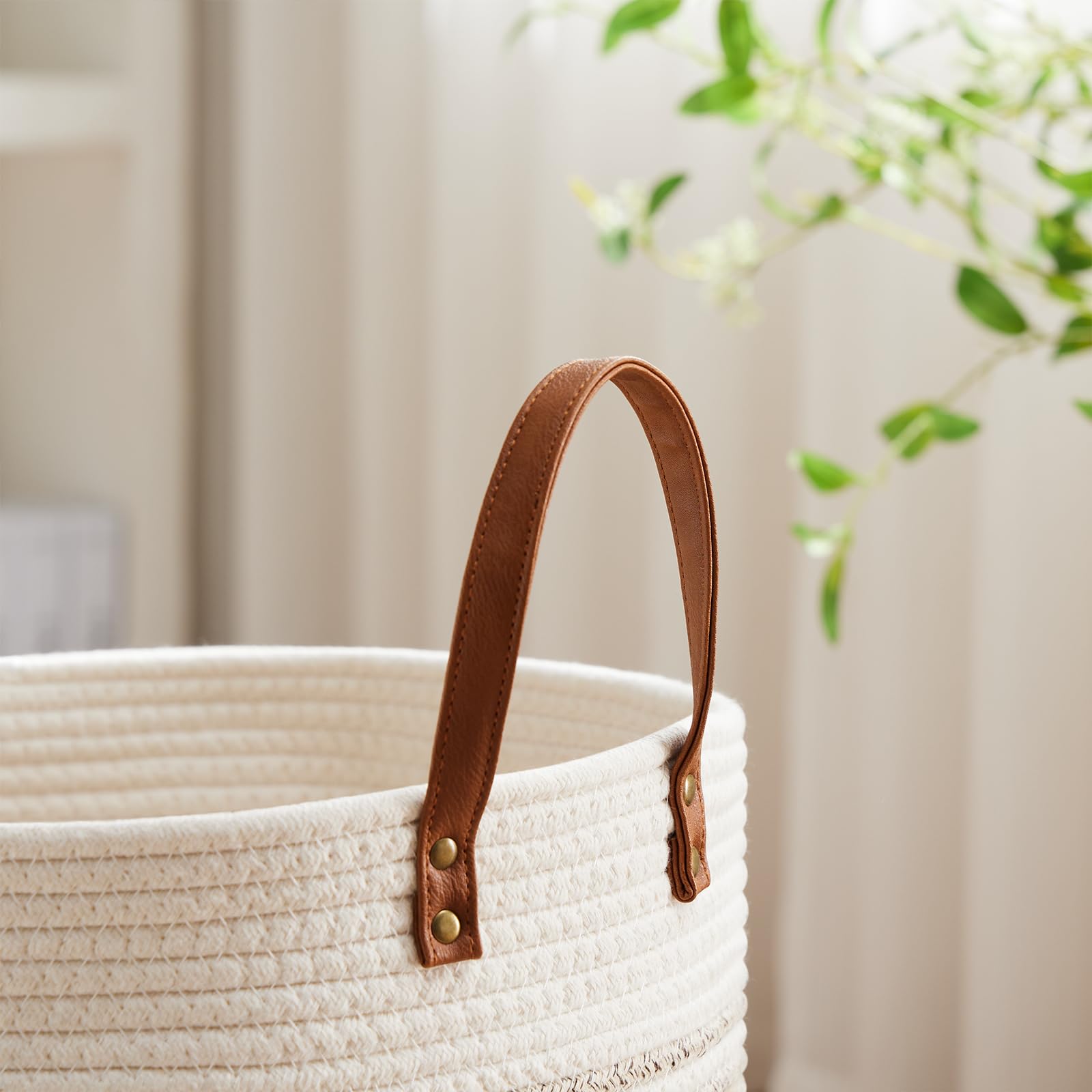 VIPOSCO 100L storage basket perfect for blankets and towels.