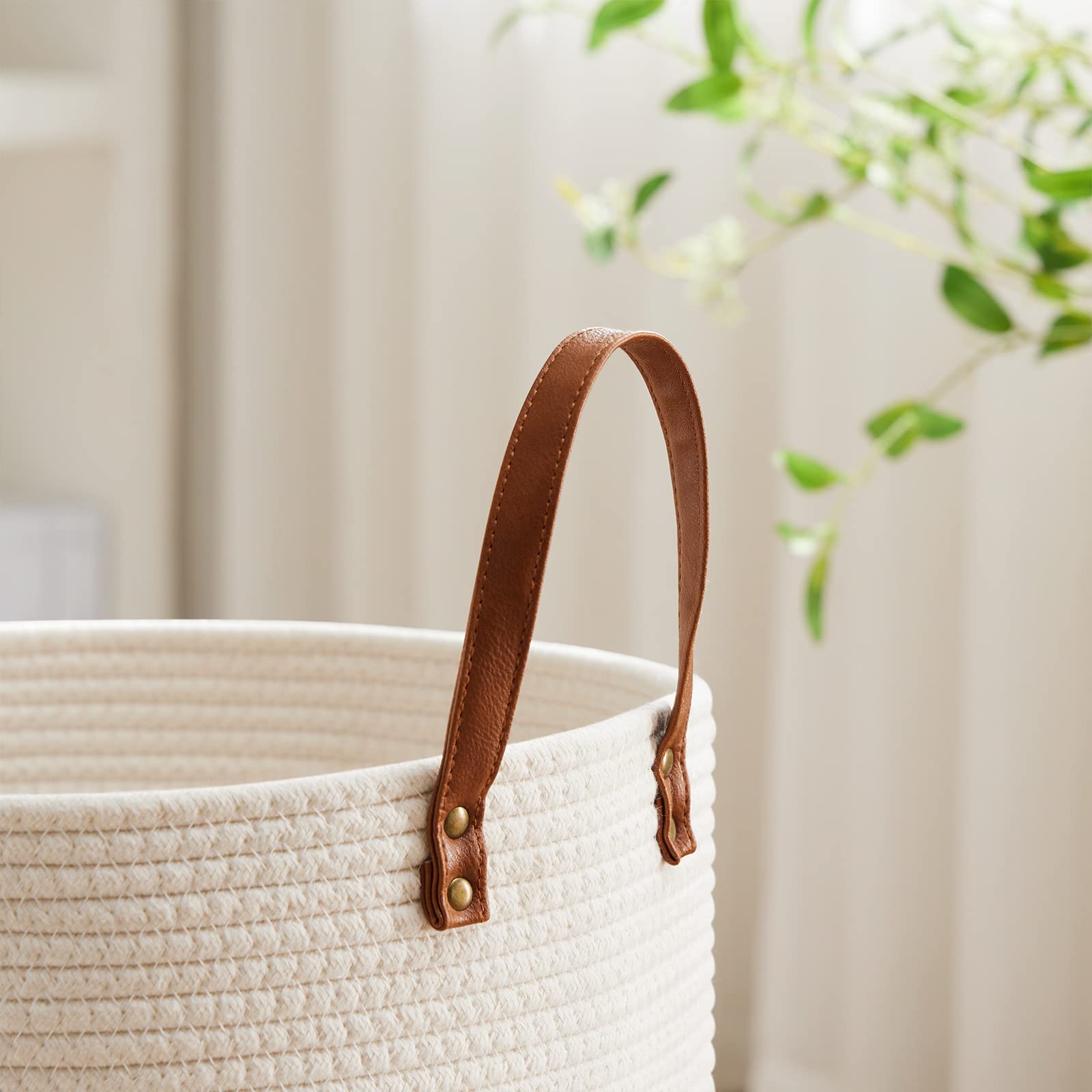 VIPOSCO woven rope basket stores blankets neatly, adding soft texture to living rooms.