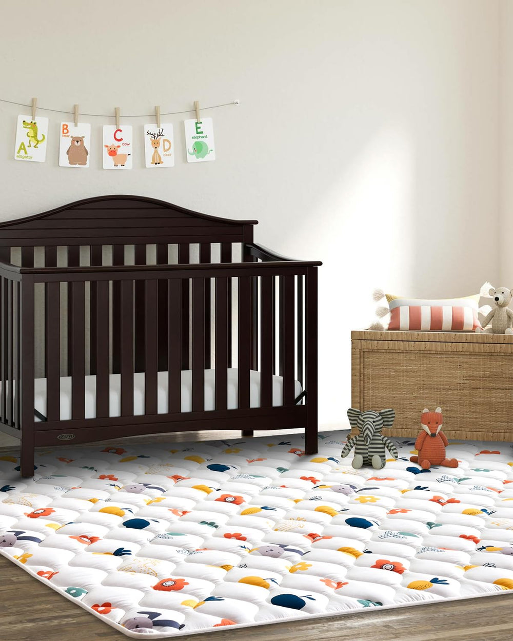 VIVIDVIBEBEARPAS universal-fit mat adapts to most playpens