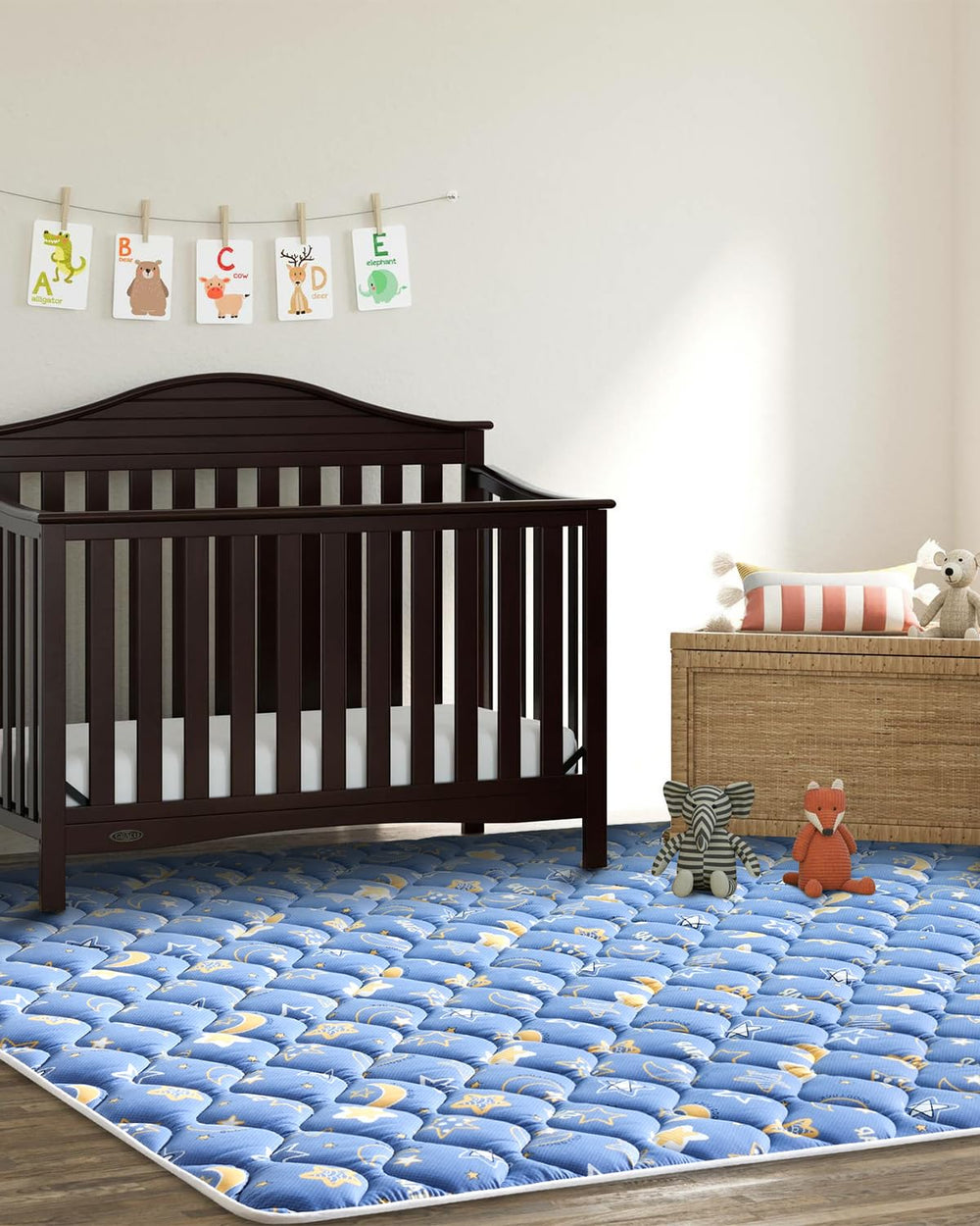 VIVIDVIBEBEARPAS machine-washable design makes quick cleanup after spills easy.