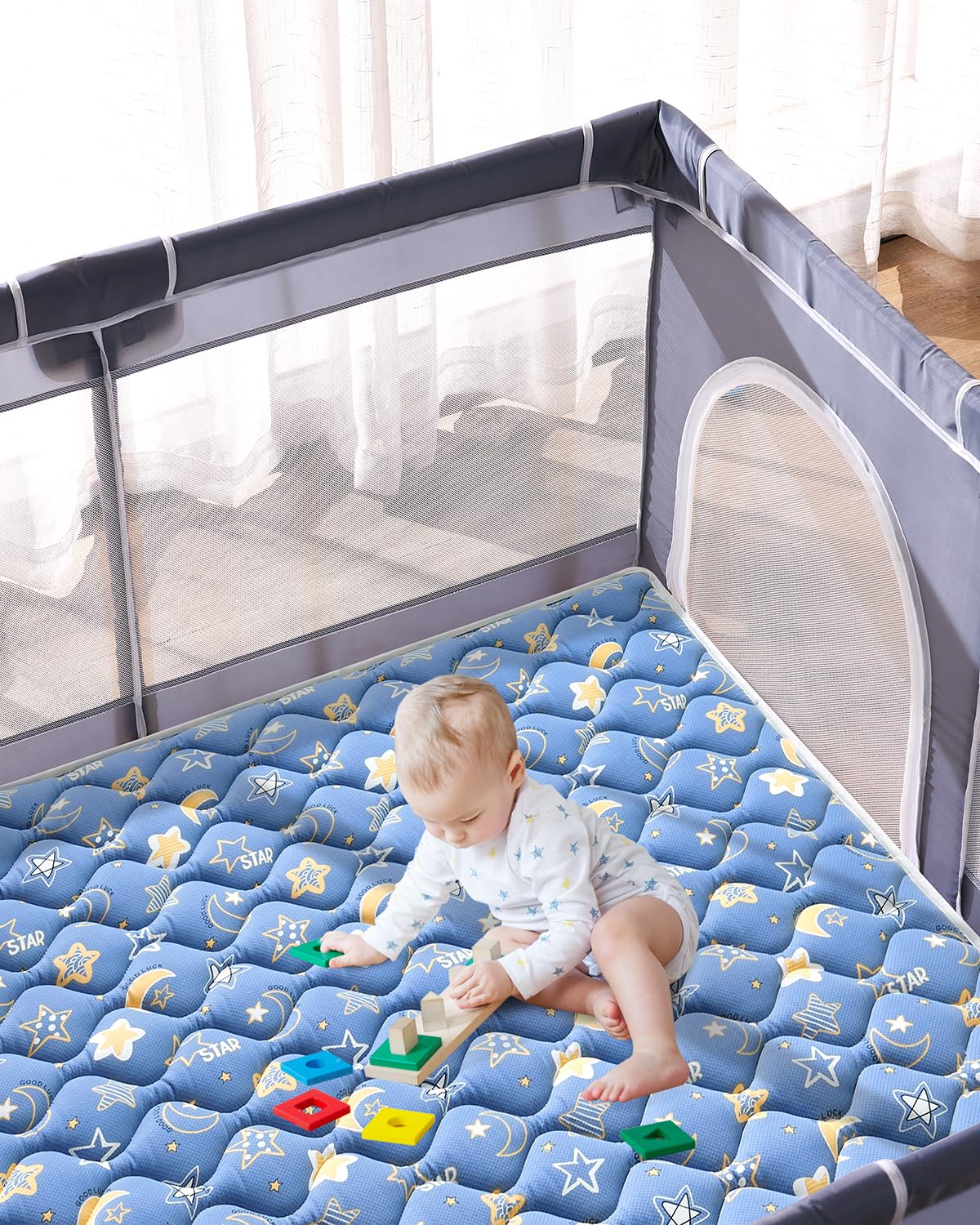 VIVIDVIBEBEARPAS non-slip surface helps keep mats in place on busy floors.