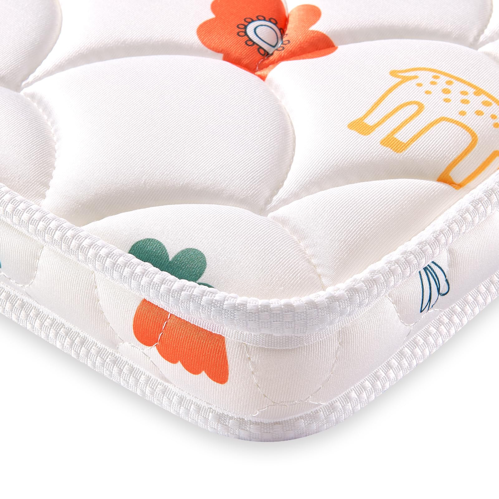 VIVIDVIBEBEARPAS odorless-material keeps the nursery smelling fresh.