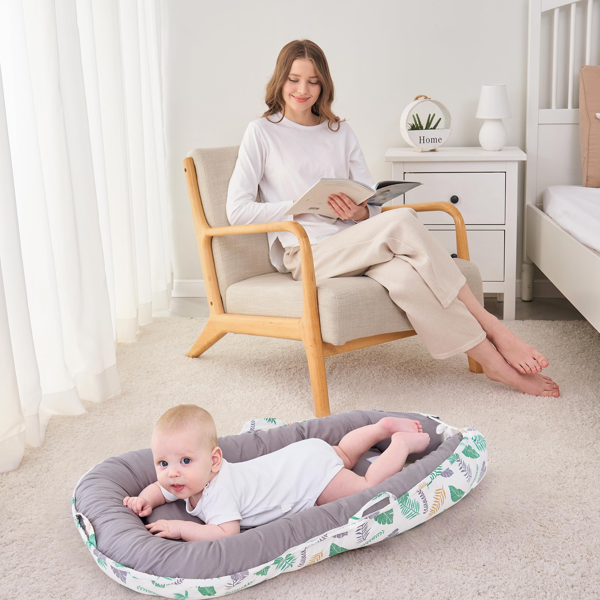 Viviland Baby Lounger bumper closeup demonstrates breathable cushioning.