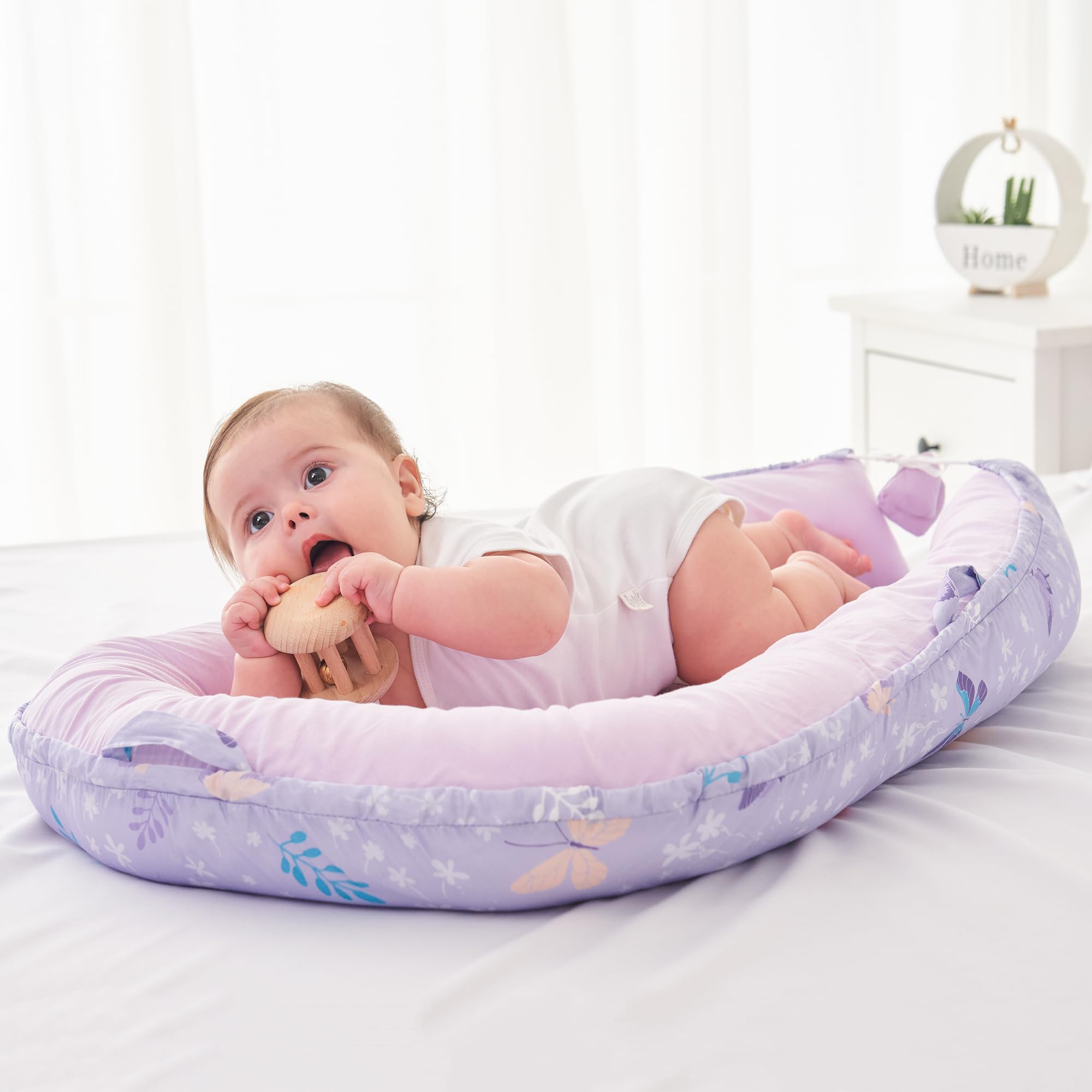 Viviland Baby Lounger Butterfly vacuum-packed packaging reduces setup steps.