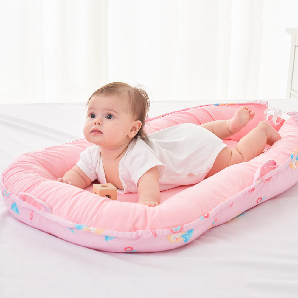 Viviland lounger close view of size 31.5 x 19.7 x 6 inches illustrates compact portability.
