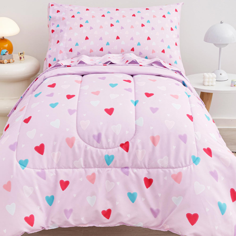 Viviland Purple Heart comforter closeup with soft microfiber feel for cozy toddler nights