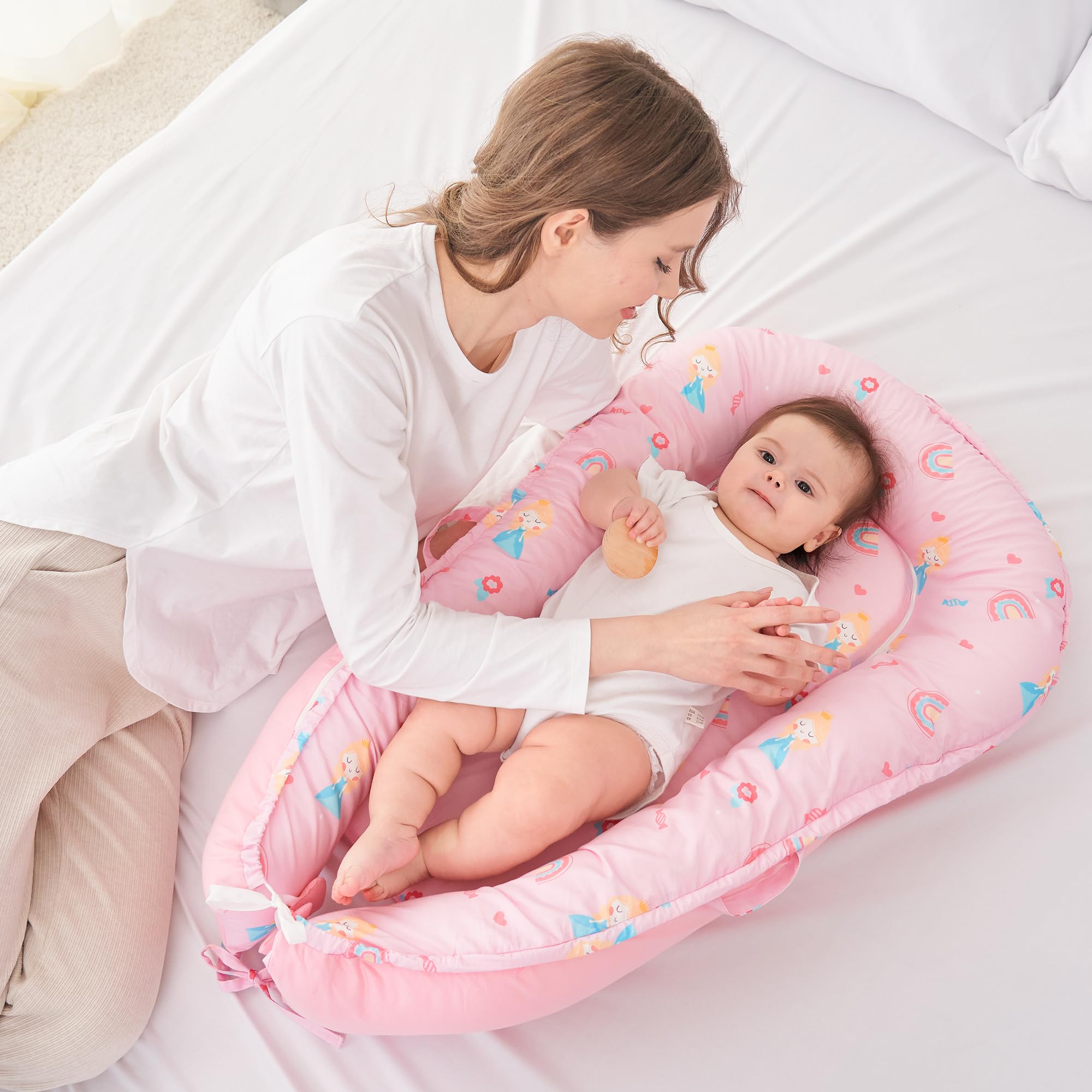 Viviland snuggle me lounger vacuum-packed design highlights easy, quick setup.
