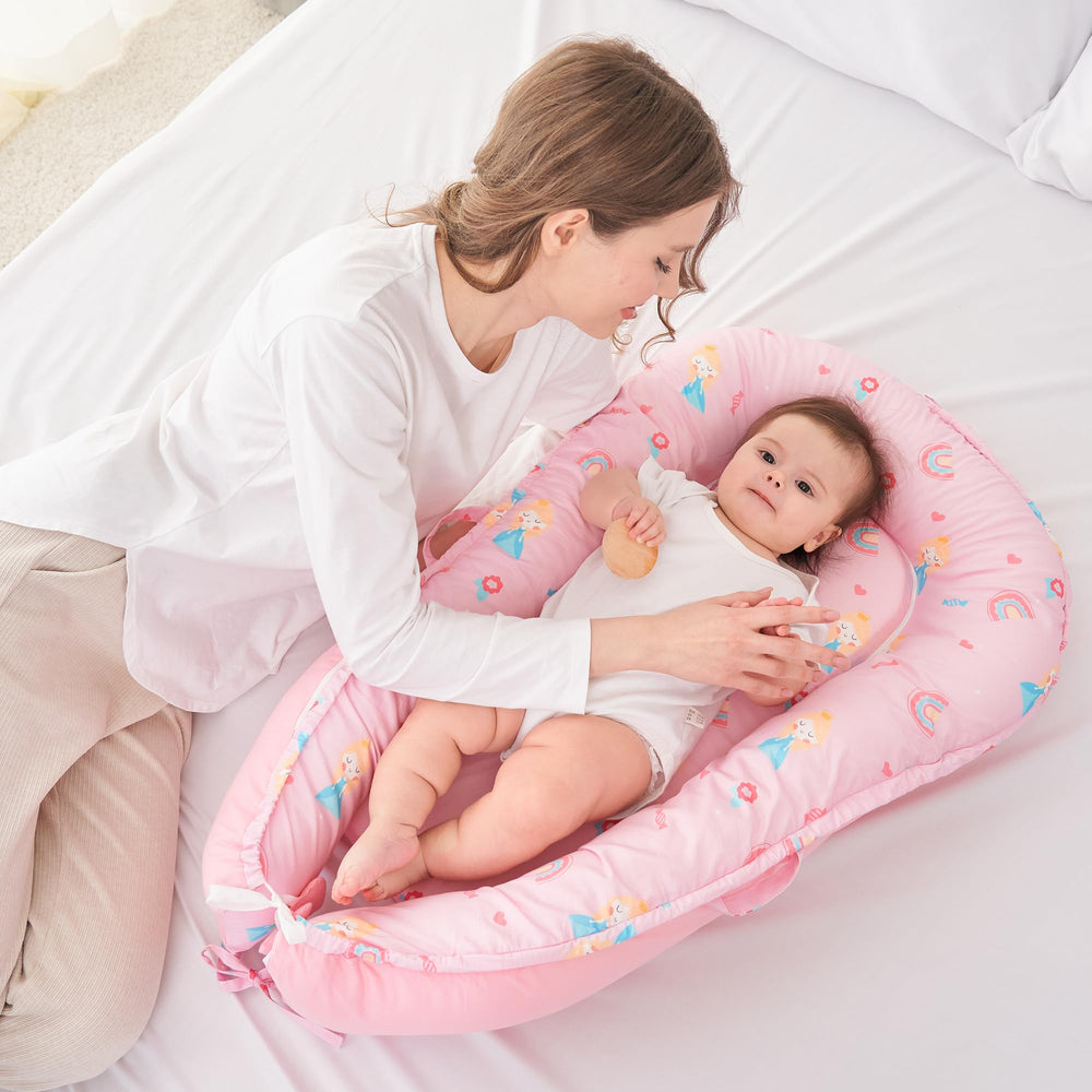 Viviland snuggle me lounger vacuum-packed design highlights easy, quick setup.