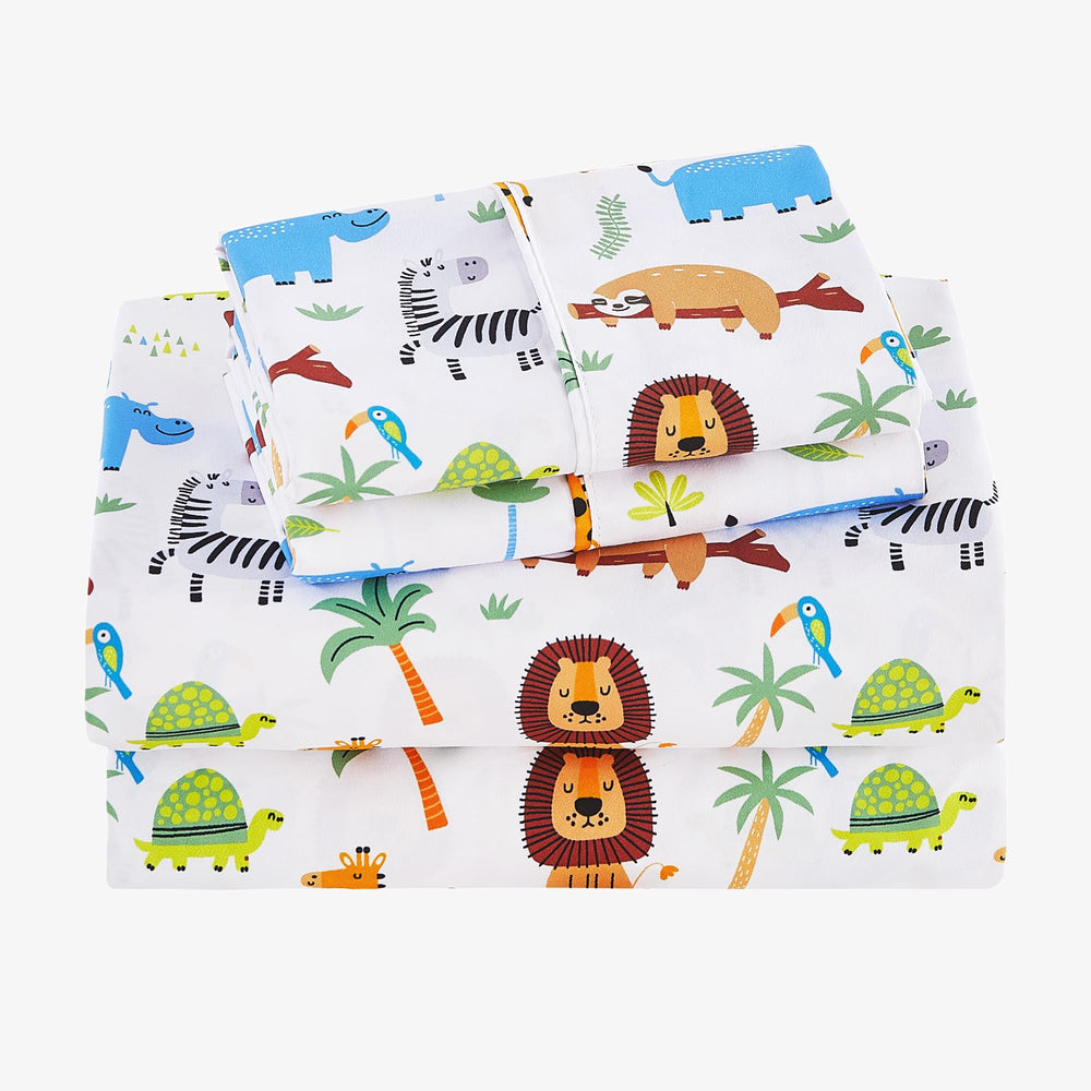 Viviland twin forest-animals sheet set in a kid's bedroom, cozy decor.