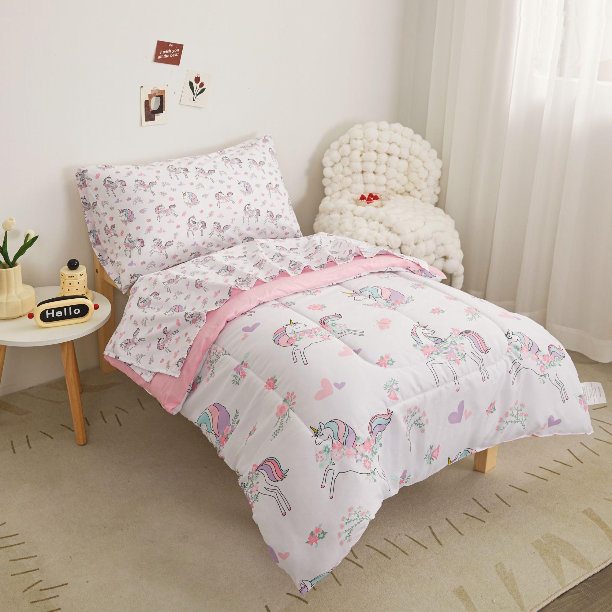 Viviland Unicorn bedroom decor idea with soft color theme and playful unicorn