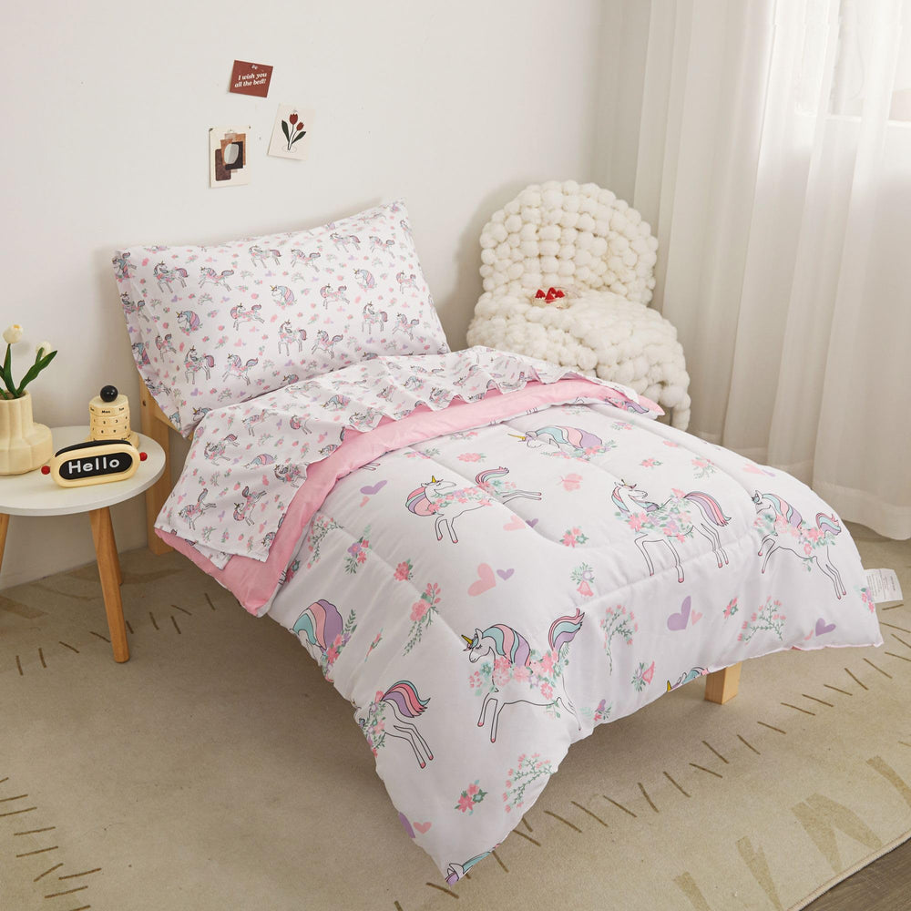 Viviland Unicorn bedroom decor idea with soft color theme and playful unicorn